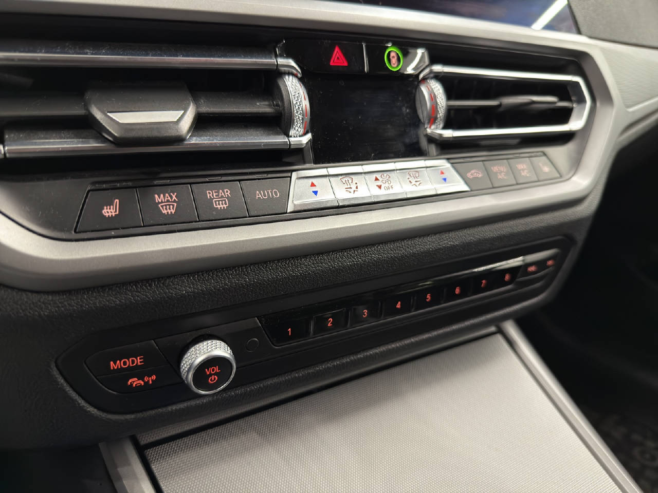BMW 318d Touring-image-9