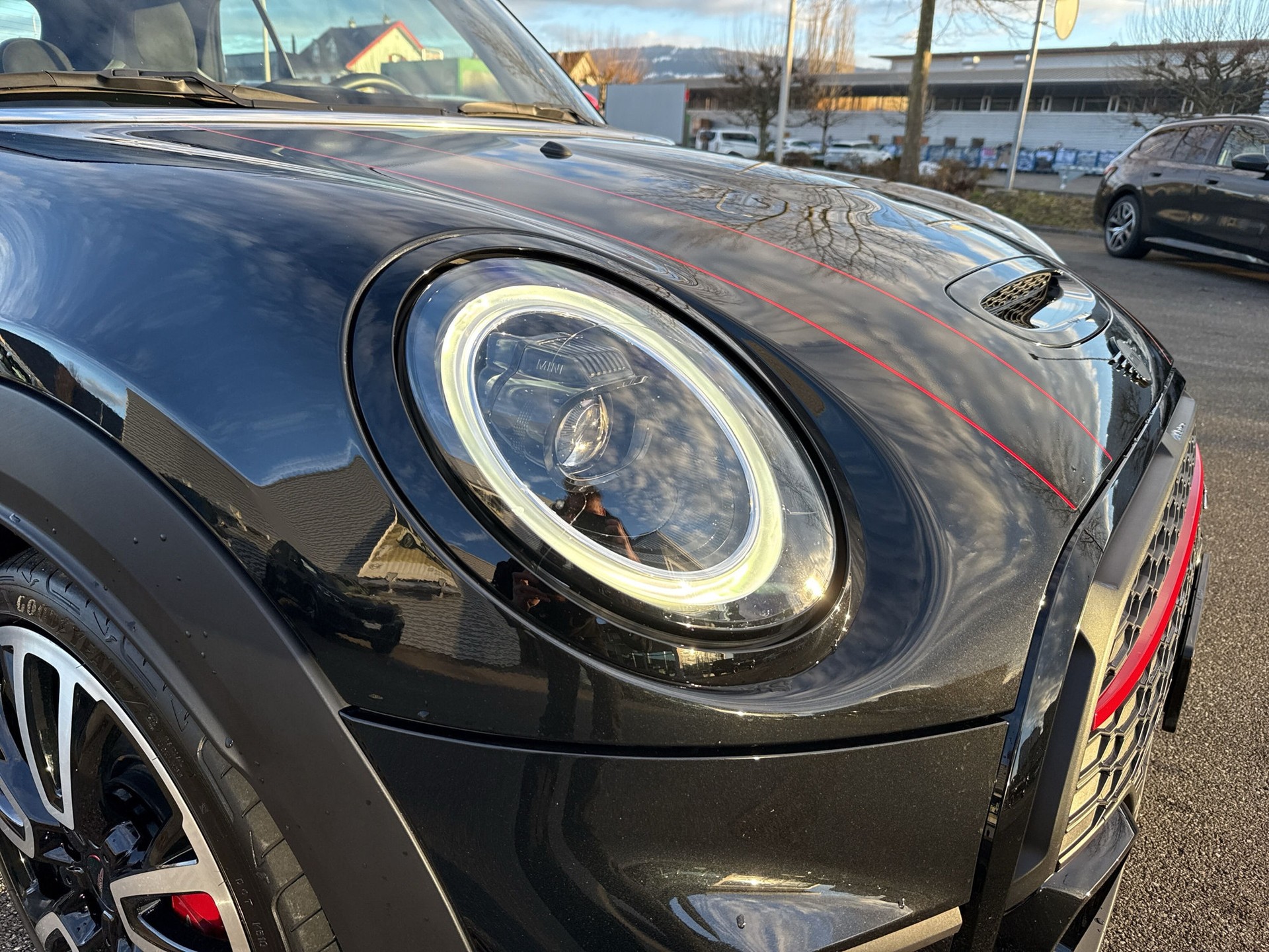 MINI Cooper John Cooper Works Cabriolet Steptronic-image-17