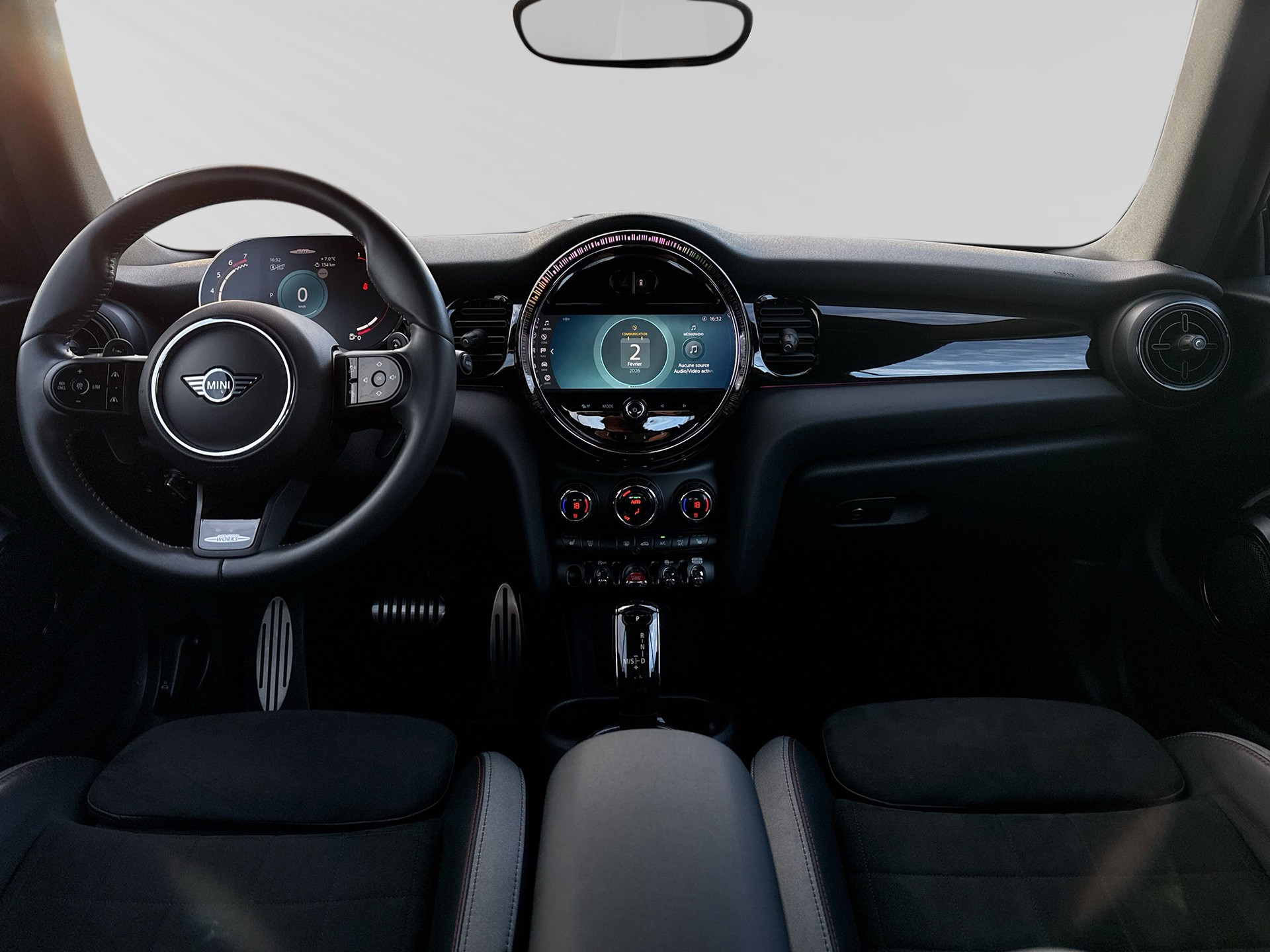 MINI Cooper John Cooper Works Cabriolet Steptronic-image-5