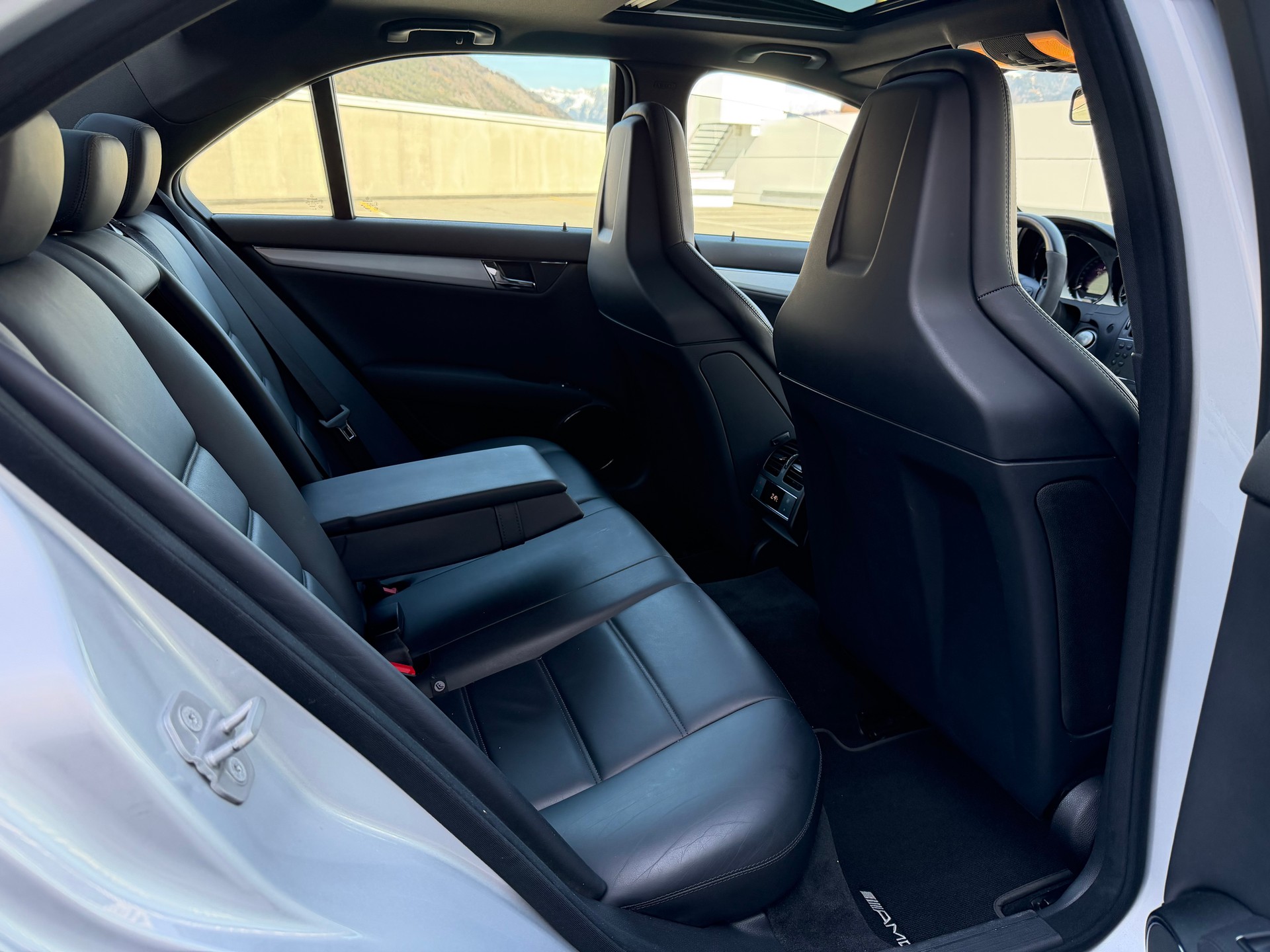 MERCEDES-BENZ C 63 AMG Avantgarde 7G-Tronic Performance-Package-image-18