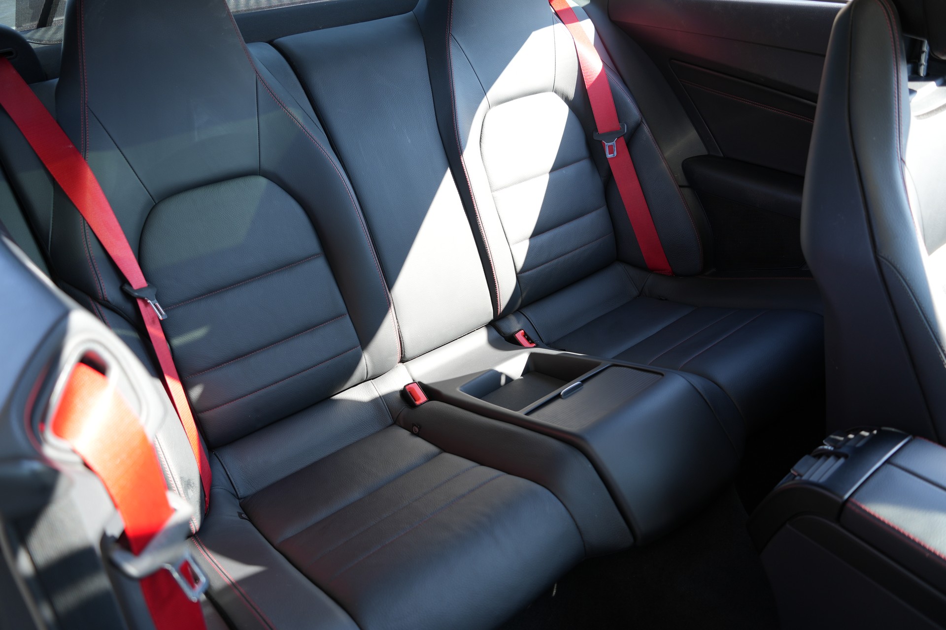 MERCEDES-BENZ E 350 BlueTEC 9G-Tronic AMG-Line-image-8