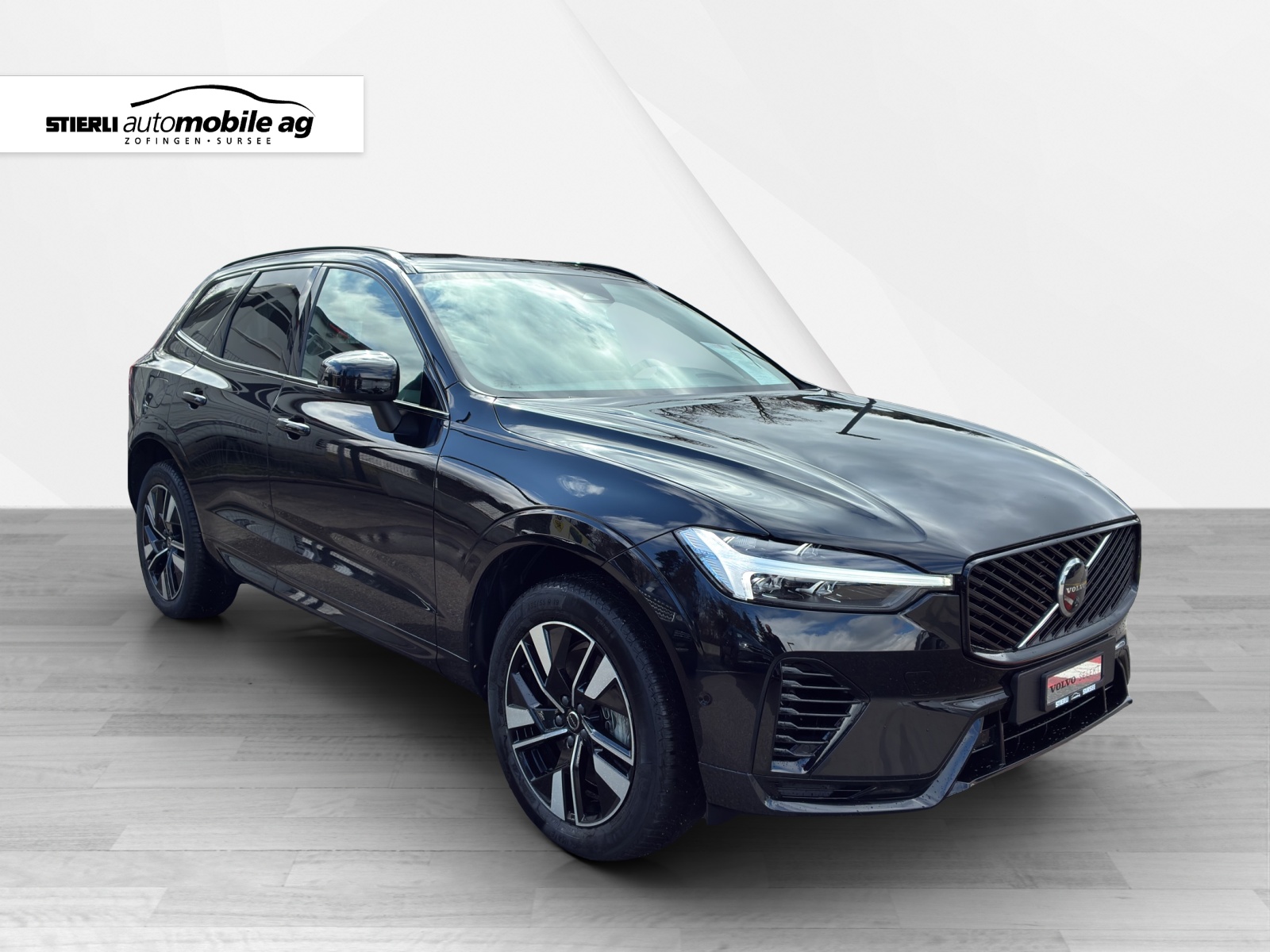VOLVO XC60 2.0 T6 TE Plus Dark eAWD-showroom-element-2