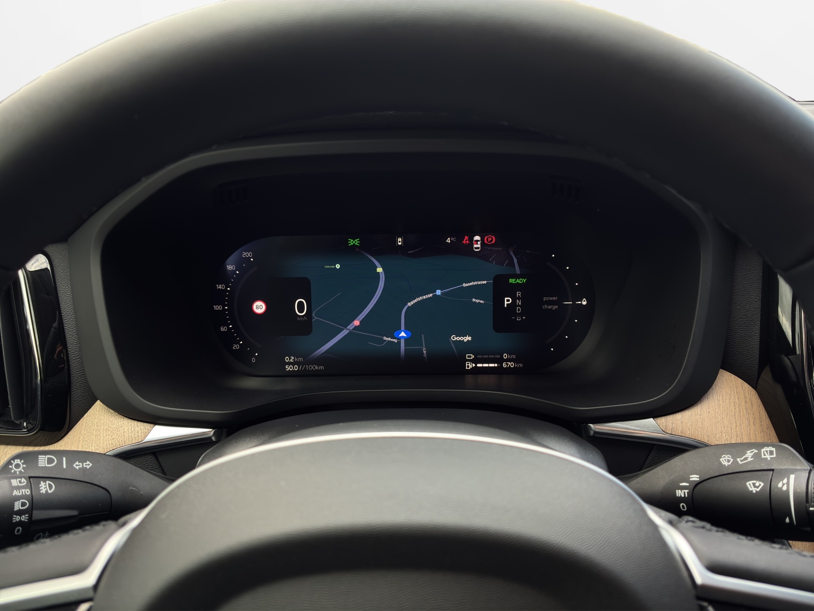 VOLVO XC60 2.0 T6 TE Plus Dark eAWD-image-15