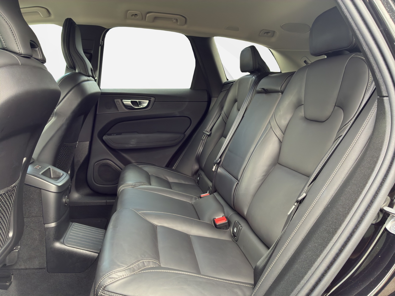 VOLVO XC60 2.0 T6 TE Plus Dark eAWD-image-13