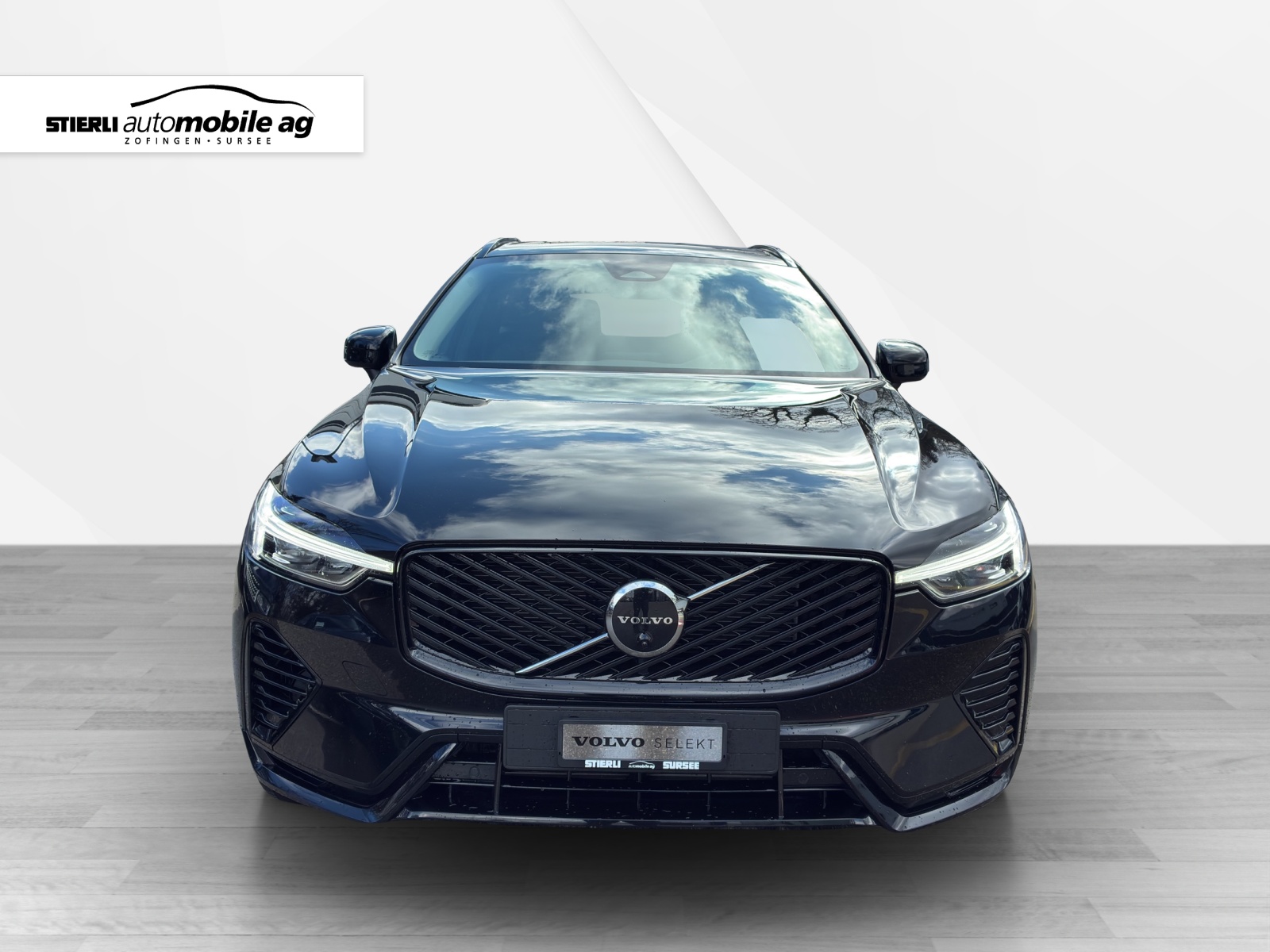 VOLVO XC60 2.0 T6 TE Plus Dark eAWD-showroom-element-1