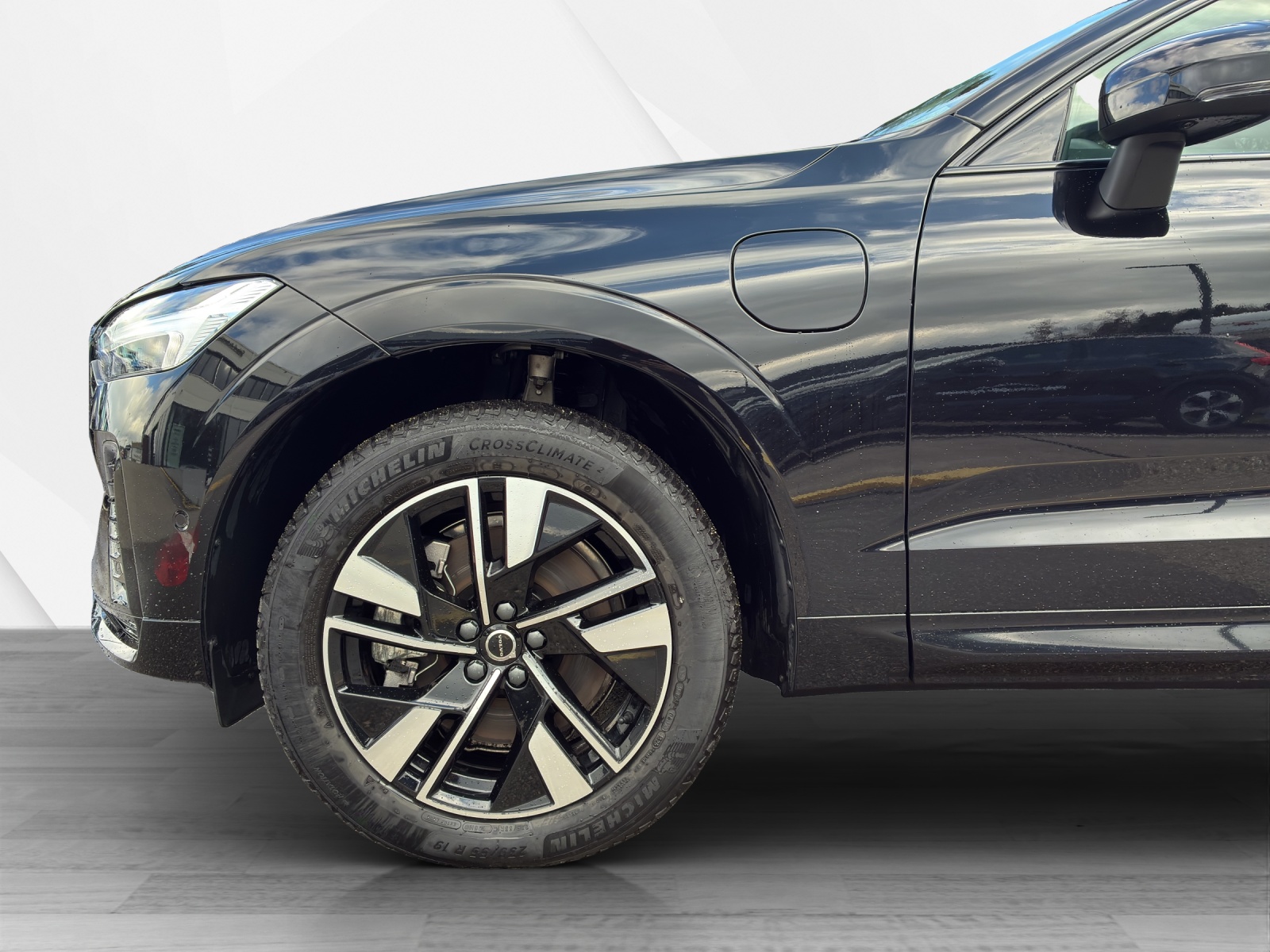 VOLVO XC60 2.0 T6 TE Plus Dark eAWD-image-8