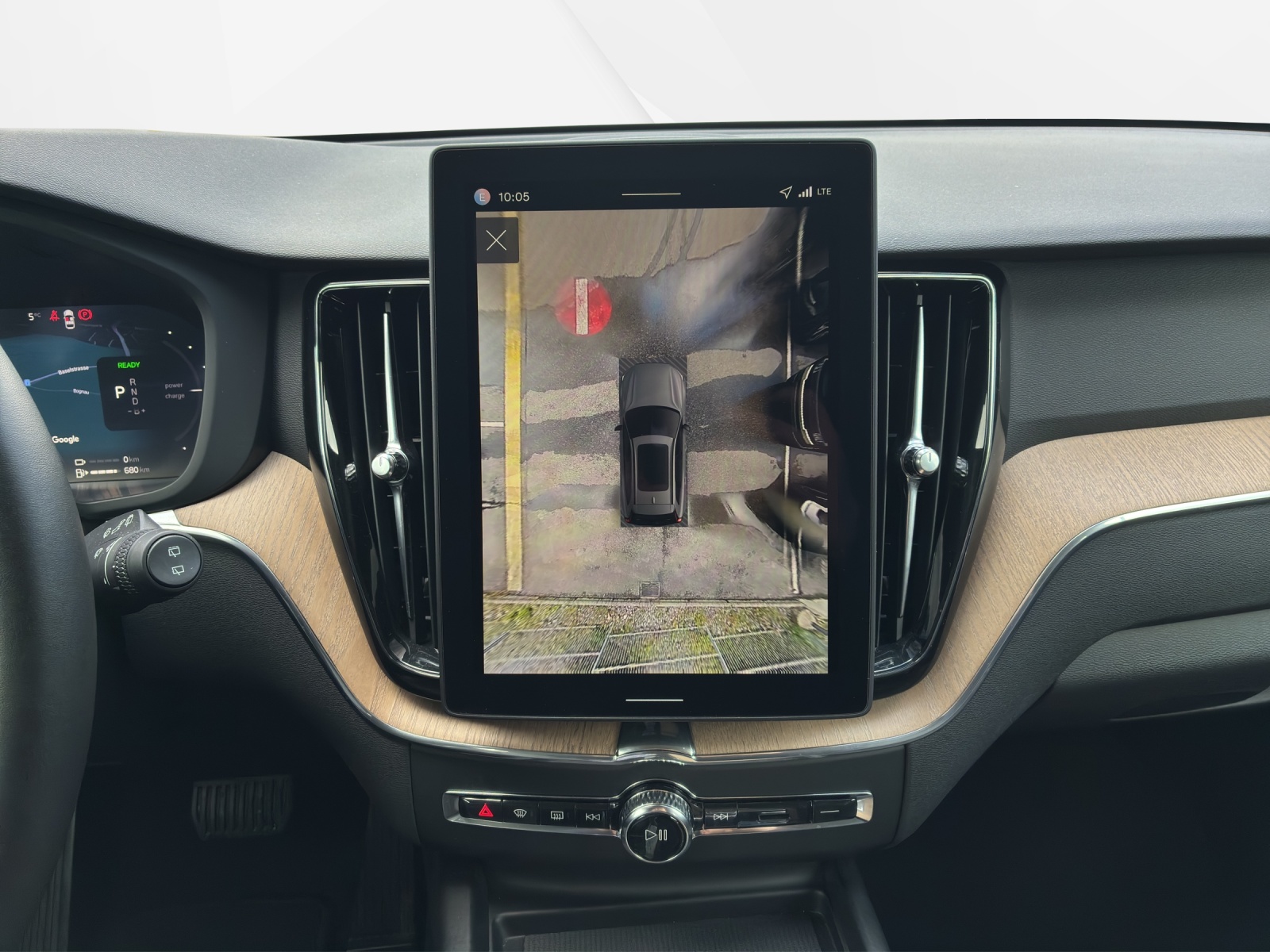 VOLVO XC60 2.0 T6 TE Plus Dark eAWD-image-12