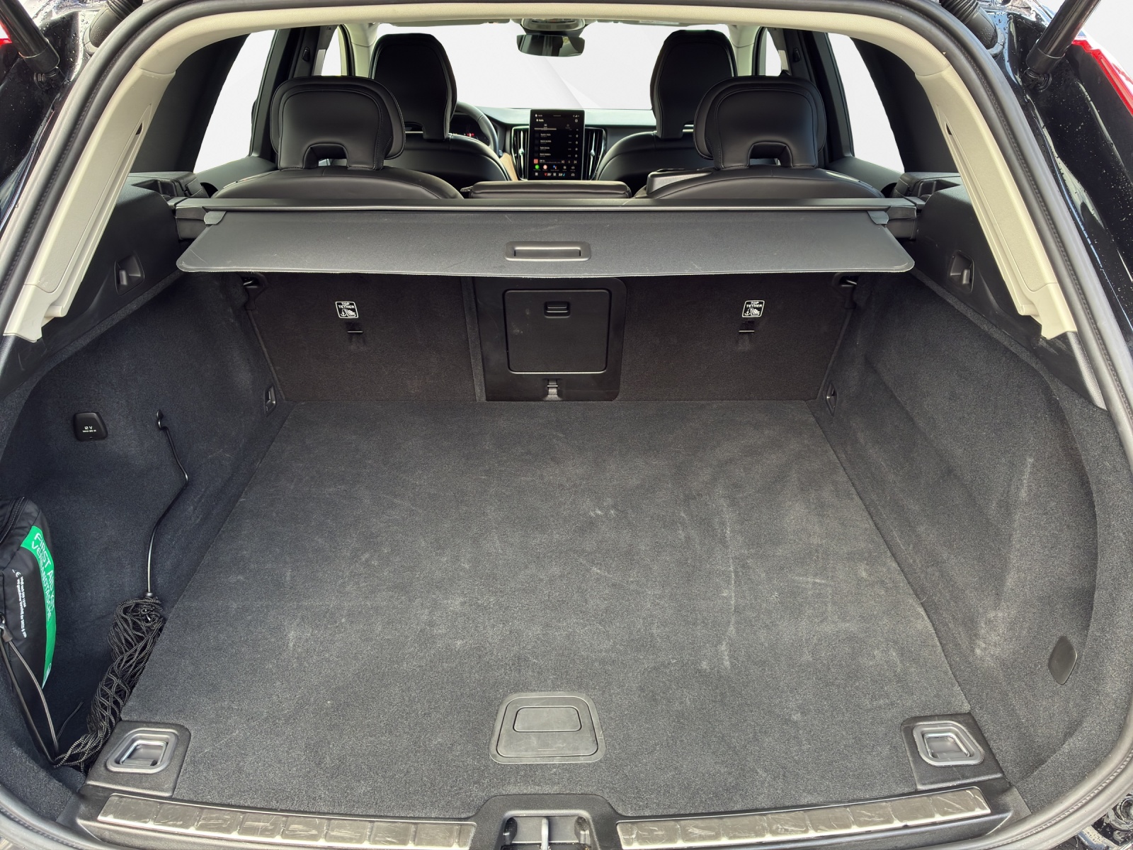 VOLVO XC60 2.0 T6 TE Plus Dark eAWD-image-14