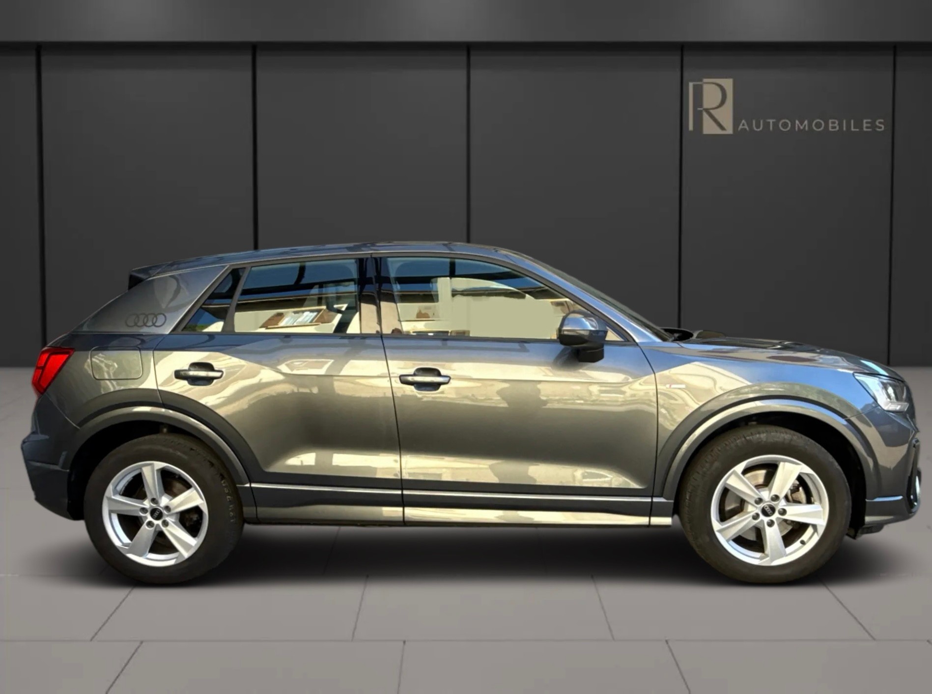 AUDI Q2 40 TFSI S line Attraction quattro S-tronic-showroom-element-2