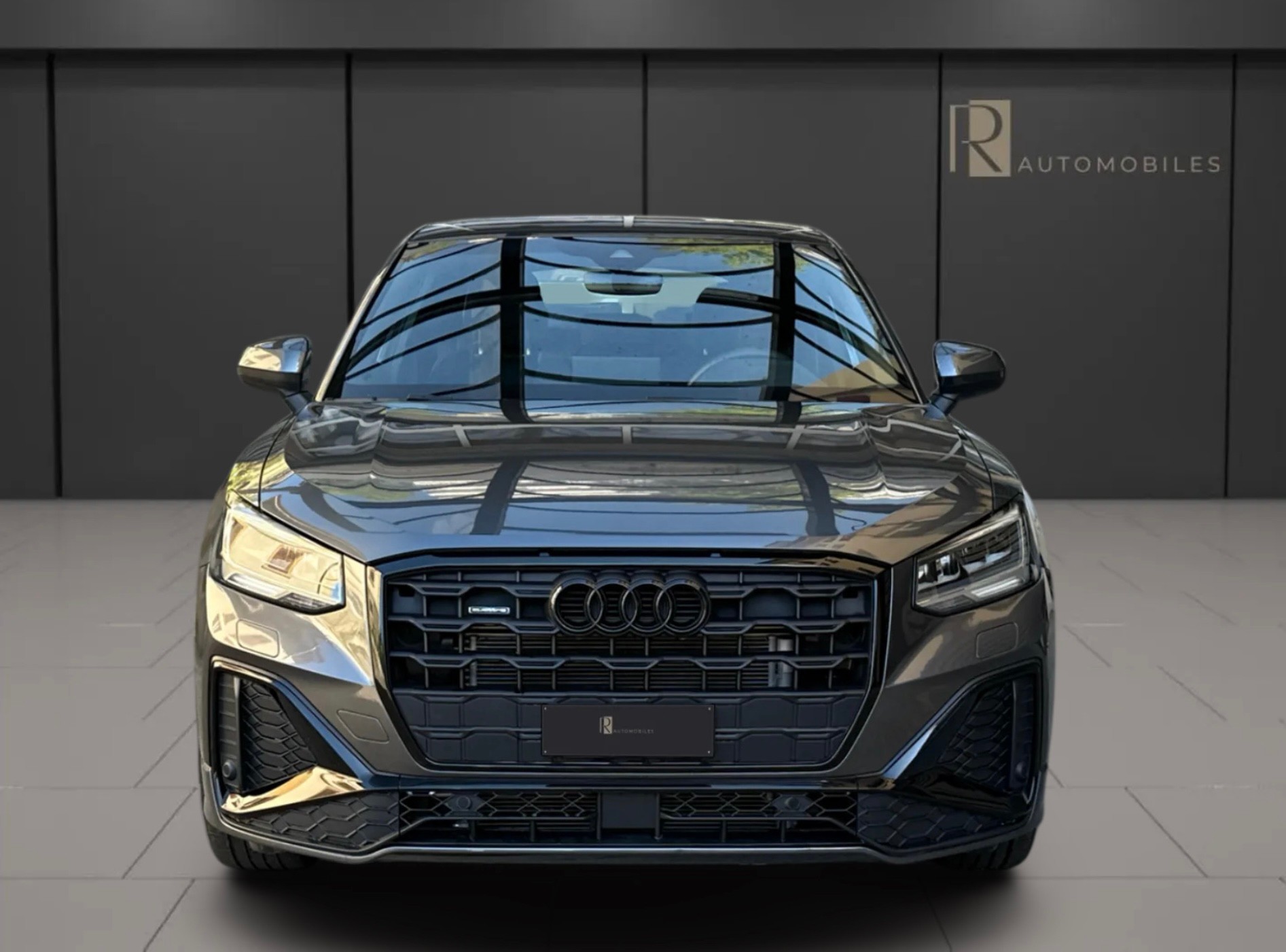 AUDI Q2 40 TFSI S line Attraction quattro S-tronic-showroom-element-1