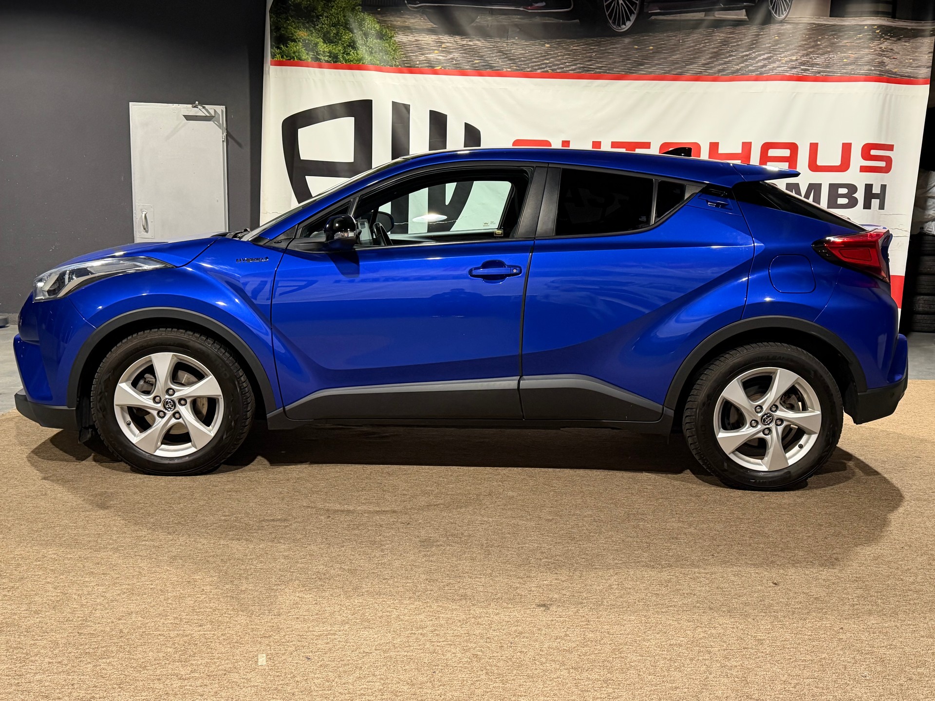 TOYOTA C-HR 1.8 HSD Comfort CVT-image-5