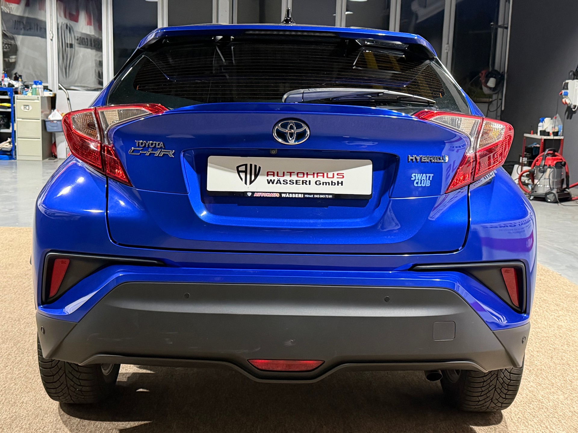 TOYOTA C-HR 1.8 HSD Comfort CVT-showroom-element-3