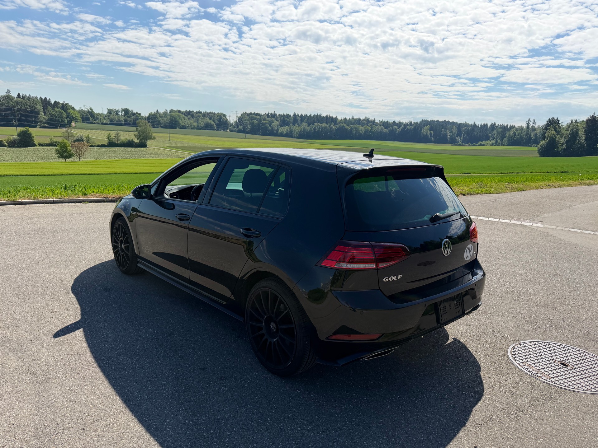 VW Golf 1.4 TSI Allstar R-Line-image-2