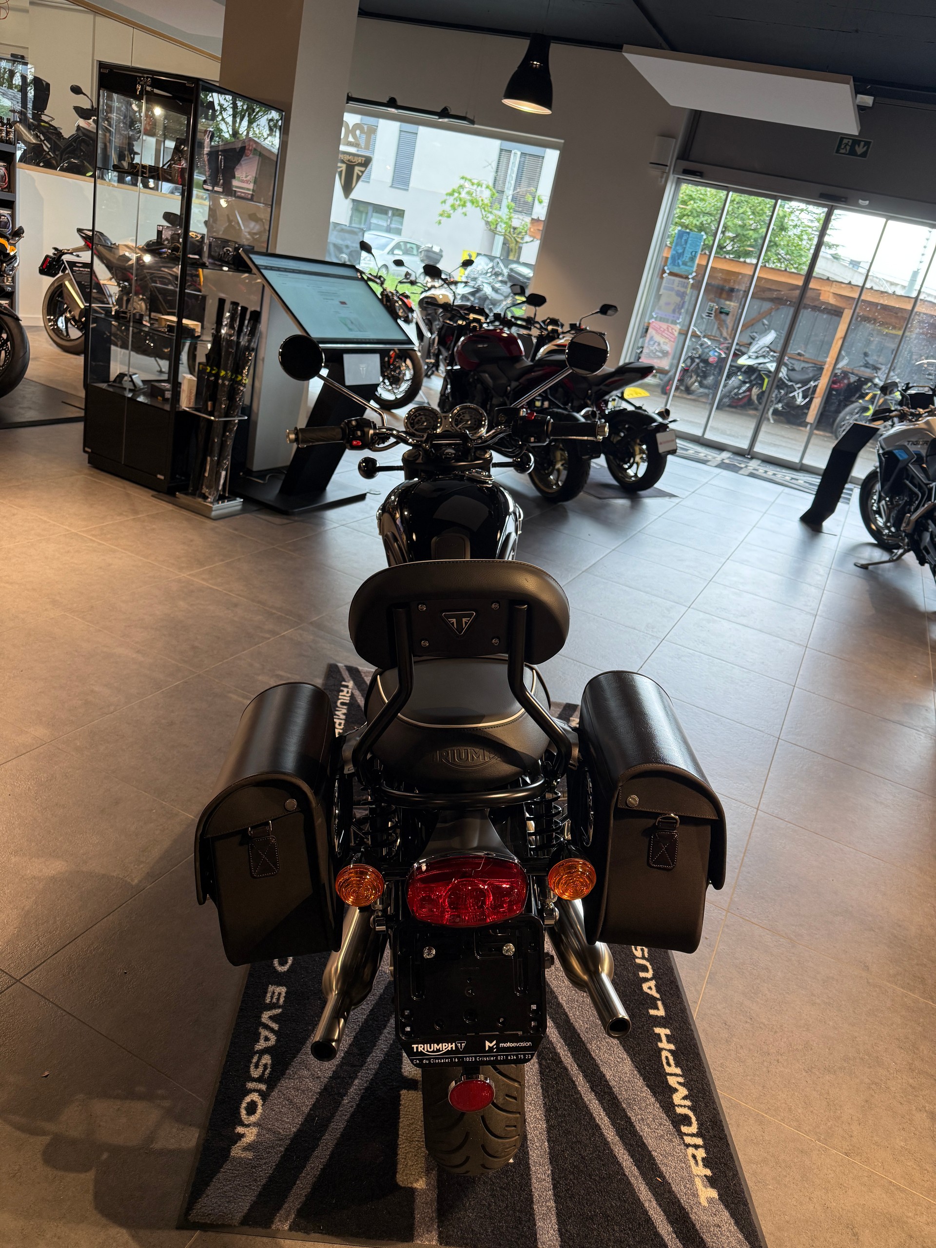 TRIUMPH Bonneville 900 T 100-image-3