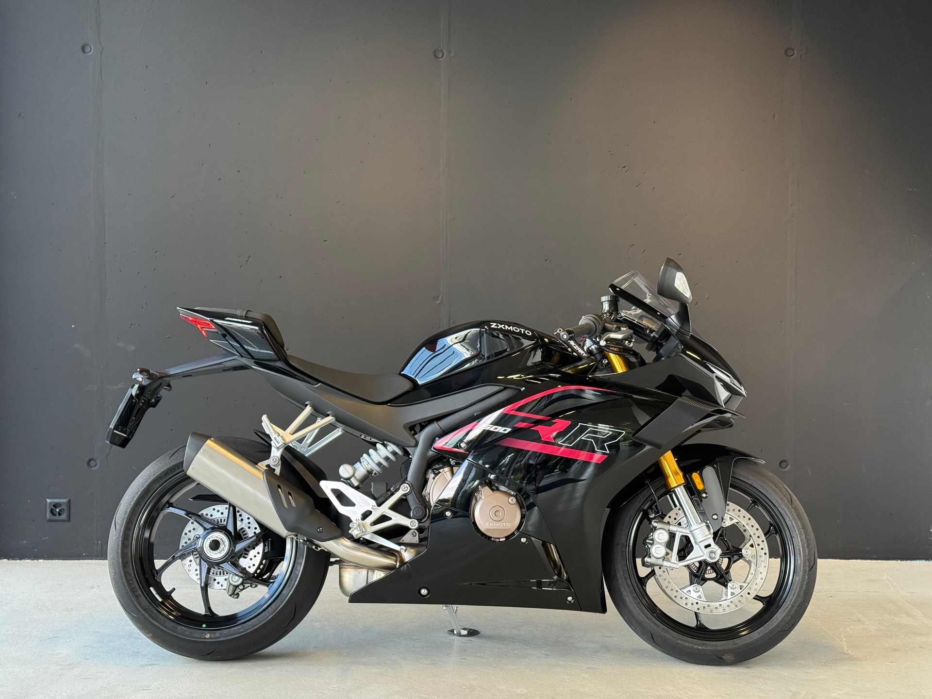 ZXMOTO 500 RR auch als 35kw-showroom-element-1