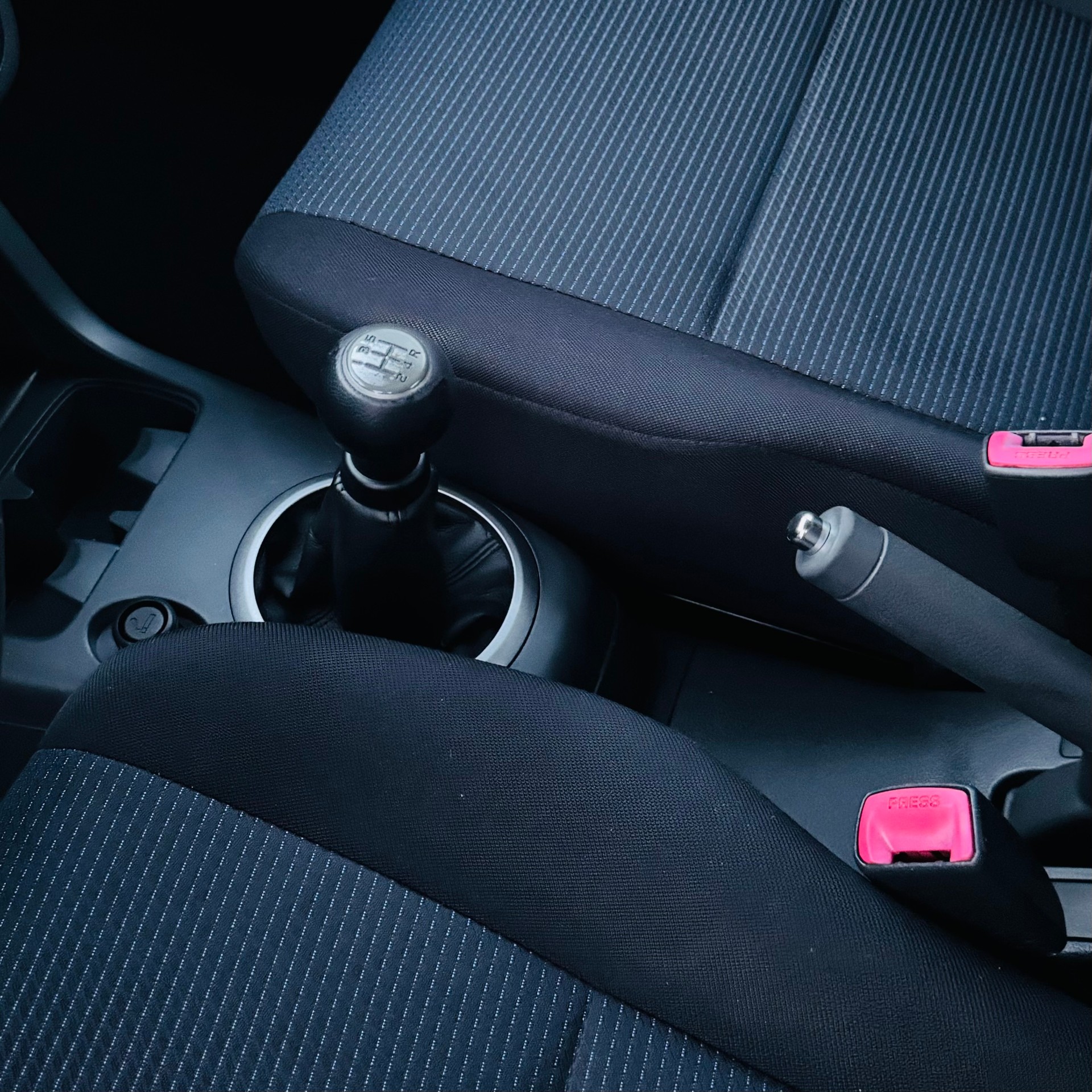 SUZUKI Swift 1.3i 16V GL-image-7