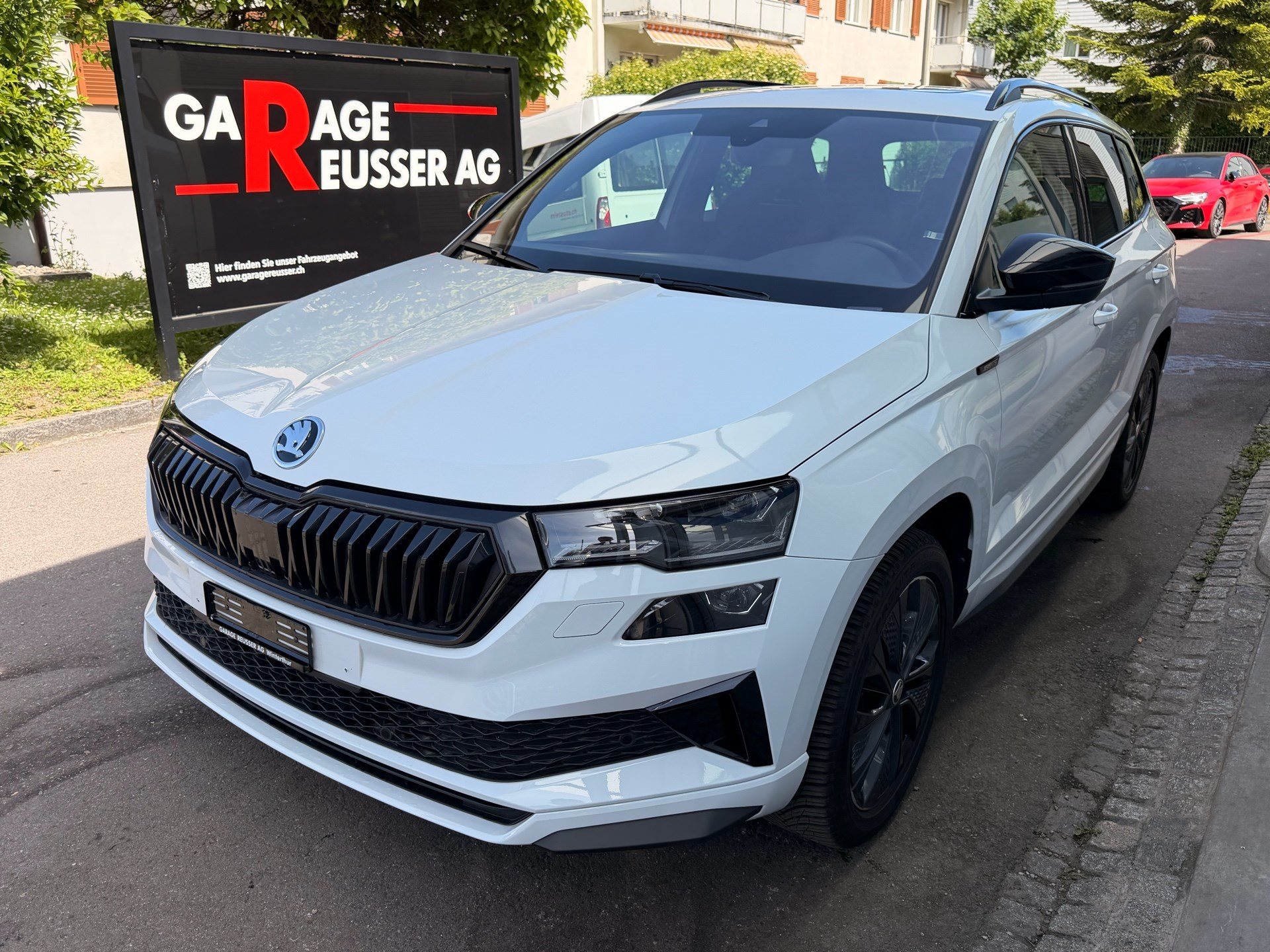SKODA Karoq Sportline 4x4 *** PANORAMADACH & VIELES MEHR !!! ***-image-0