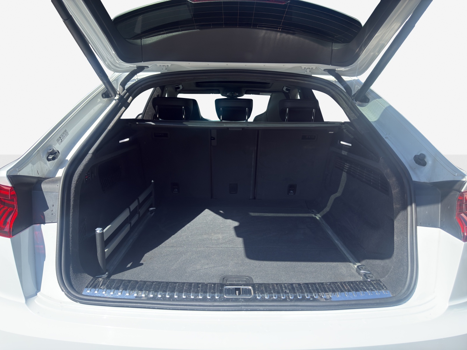 AUDI Q8 50 TDI quattro tiptronic-image-12