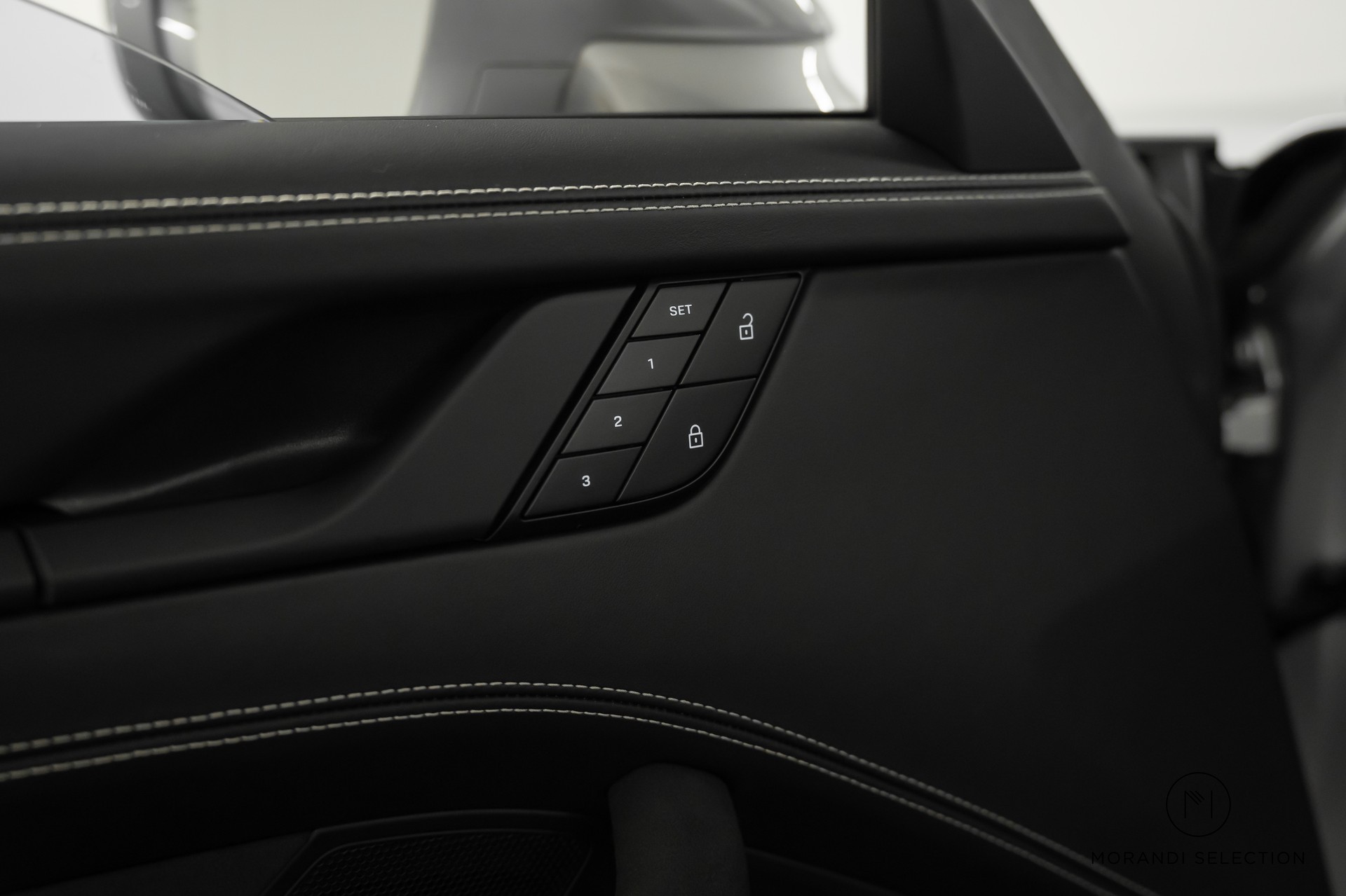 PORSCHE 911 Cabriolet 3.0 Carrera 4 GTS PDK-image-19