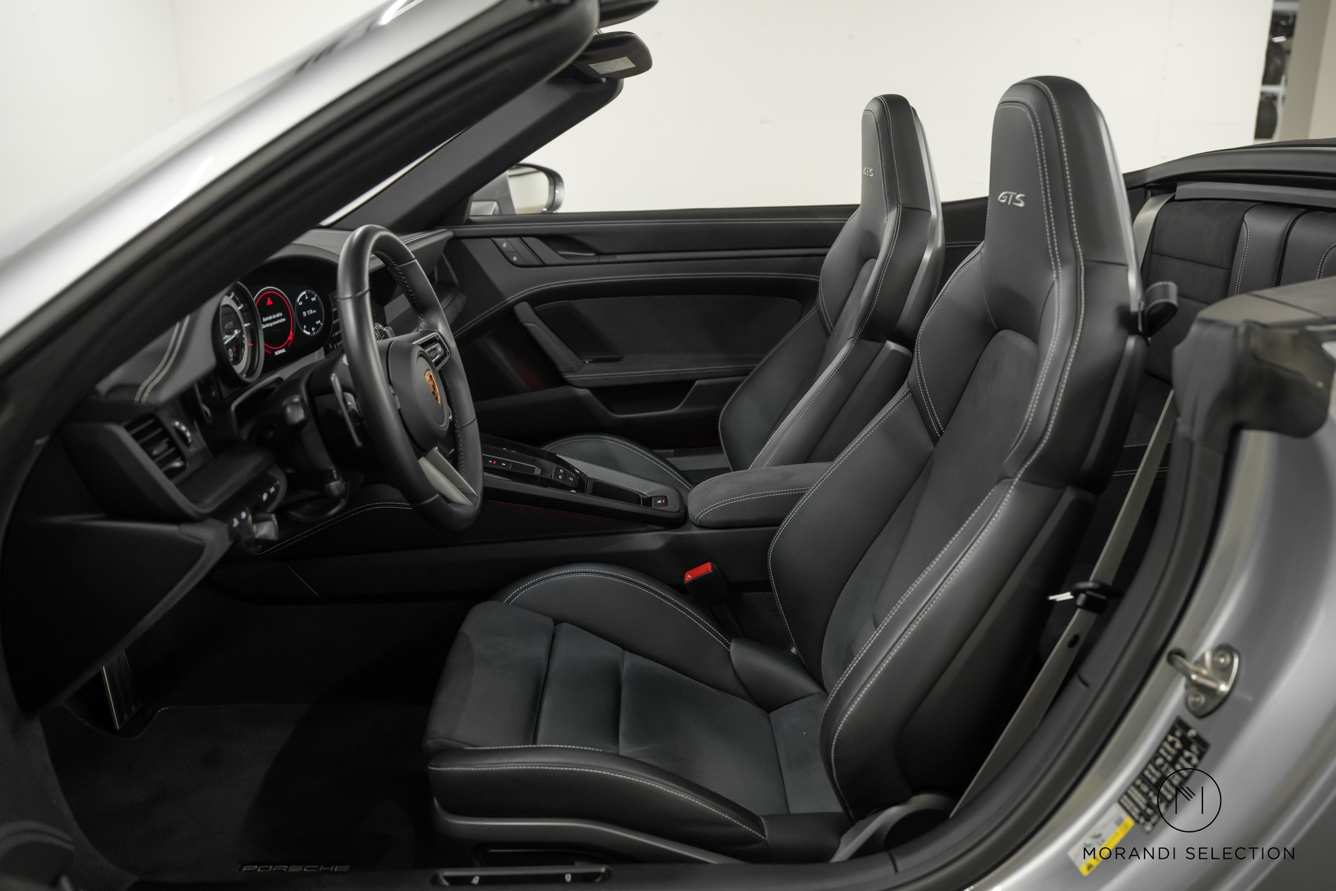 PORSCHE 911 Cabriolet 3.0 Carrera 4 GTS PDK-image-17