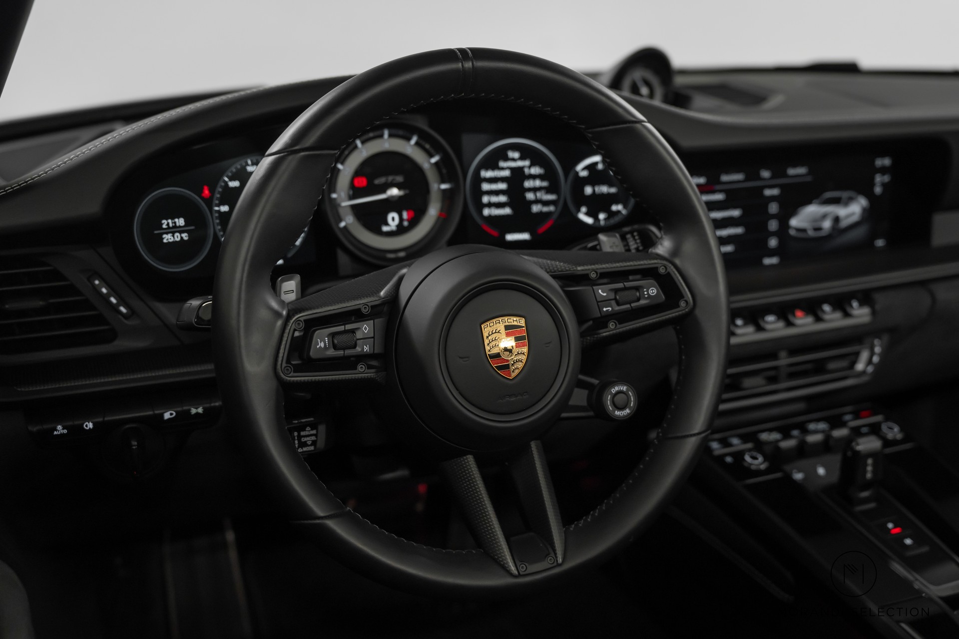 PORSCHE 911 Cabriolet 3.0 Carrera 4 GTS PDK-image-12