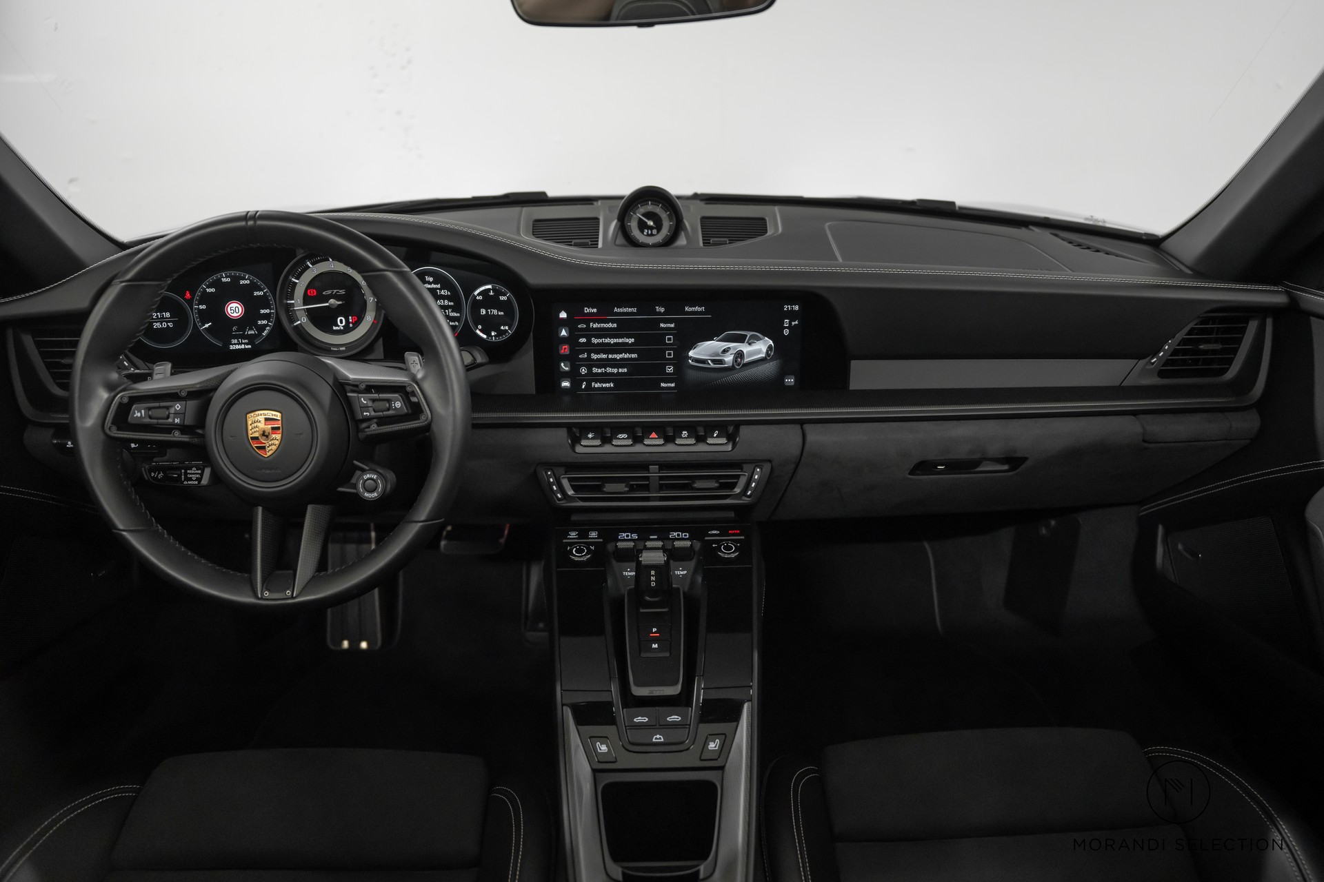 PORSCHE 911 Cabriolet 3.0 Carrera 4 GTS PDK-image-11