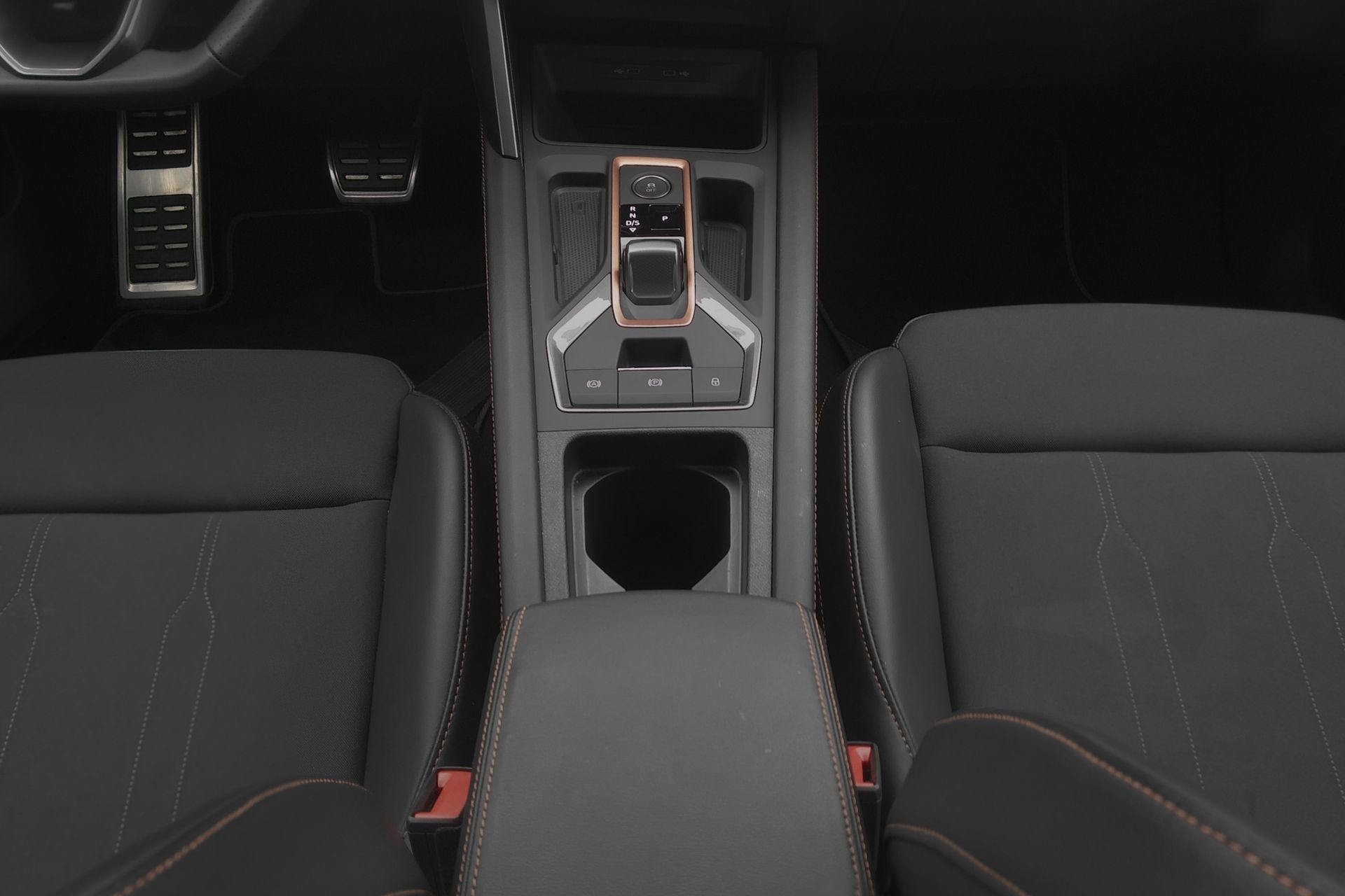 CUPRA LEON ST 1.5 eTSI DSG-image-10