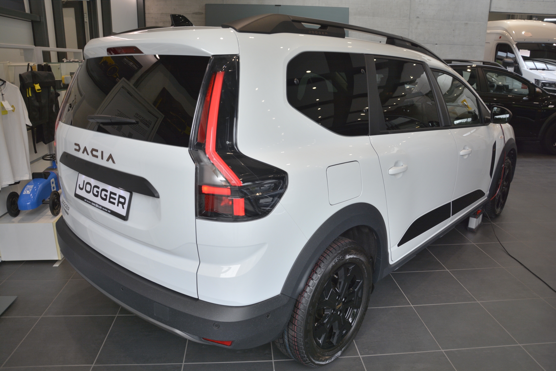 DACIA Jogger extreme hybrid 155 7-Plätzer-image-3