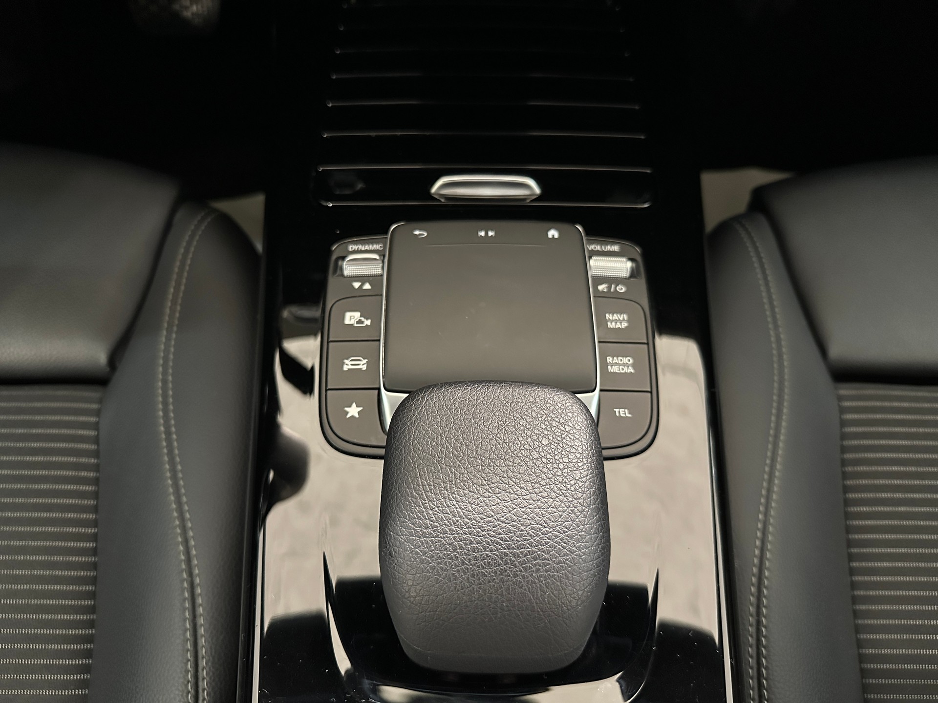 MERCEDES-BENZ CLA 250 e Style 8G-DCT-image-22