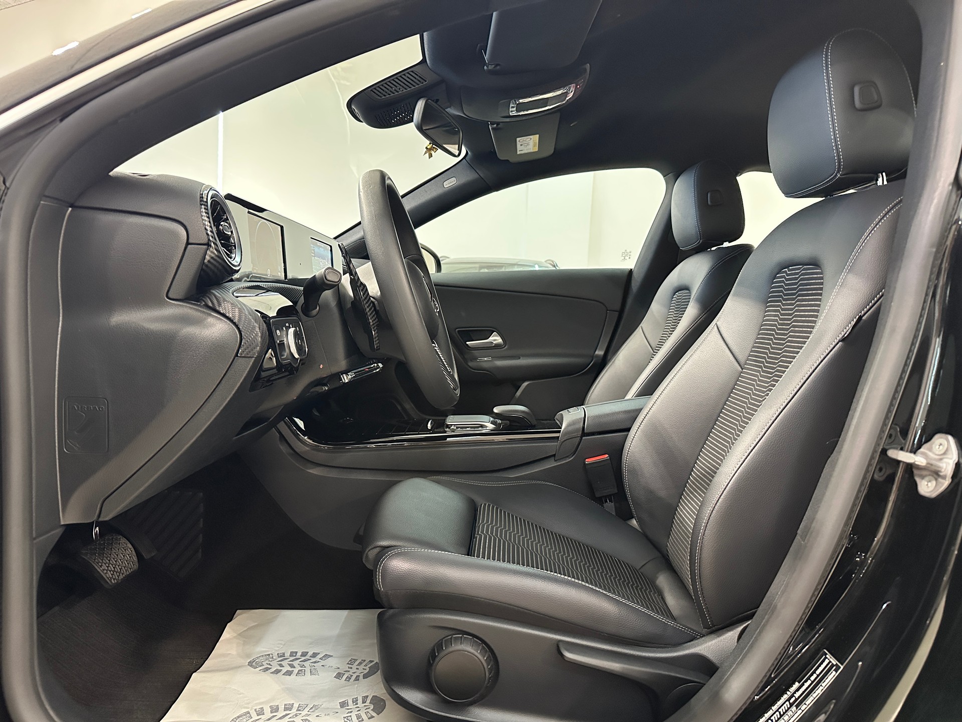 MERCEDES-BENZ CLA 250 e Style 8G-DCT-image-11
