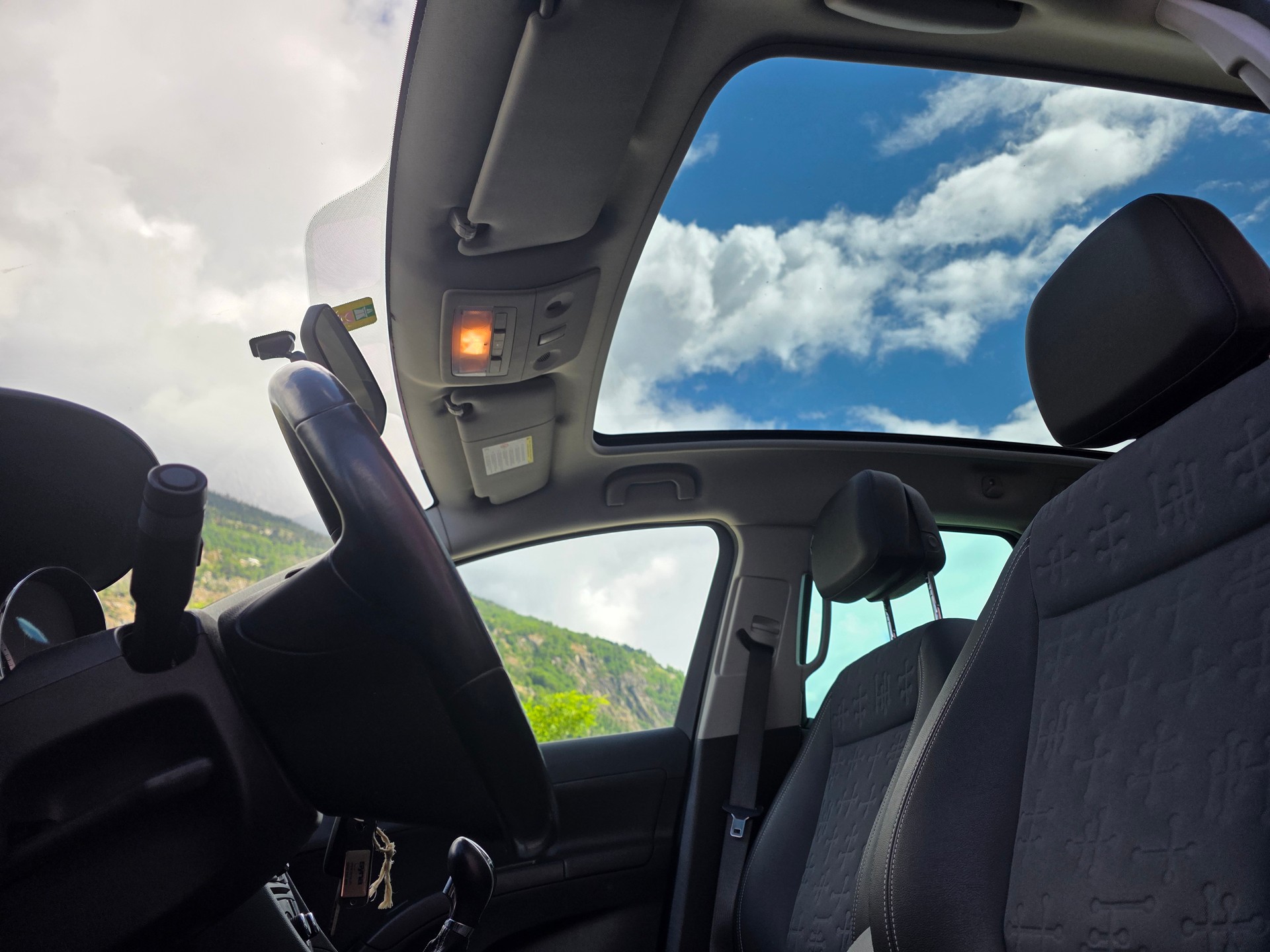 OPEL Meriva 1.4 Turbo Cosmo-image-12