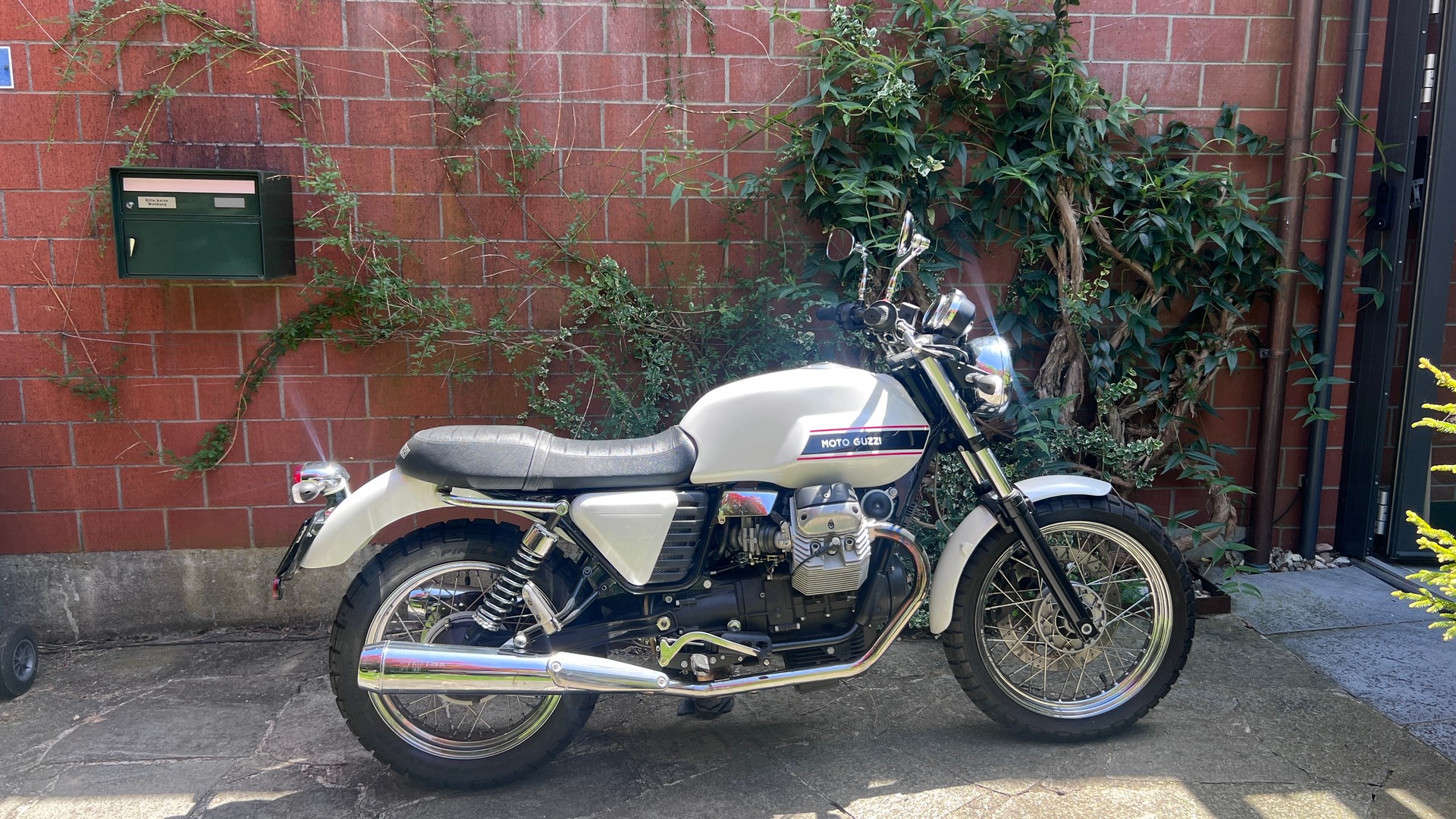 MOTO GUZZI V7 Classic-image-0