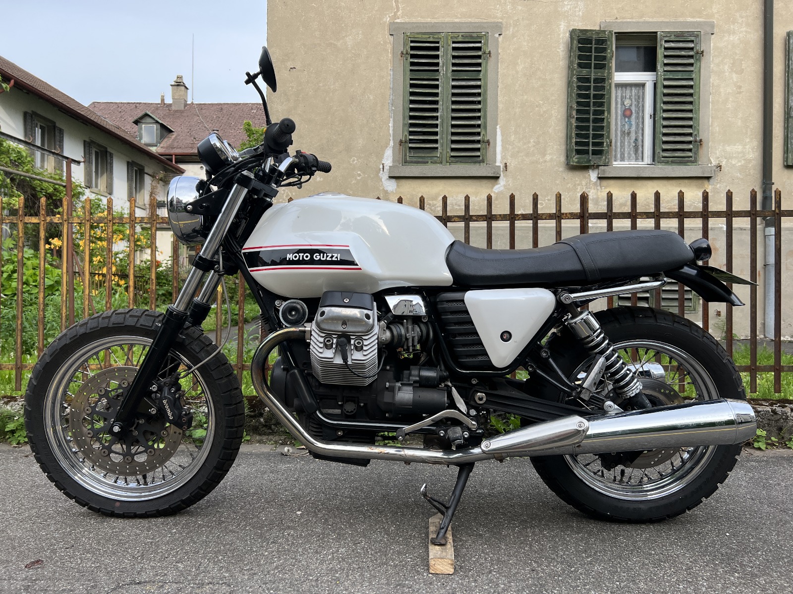 MOTO GUZZI V7 Classic-image-4