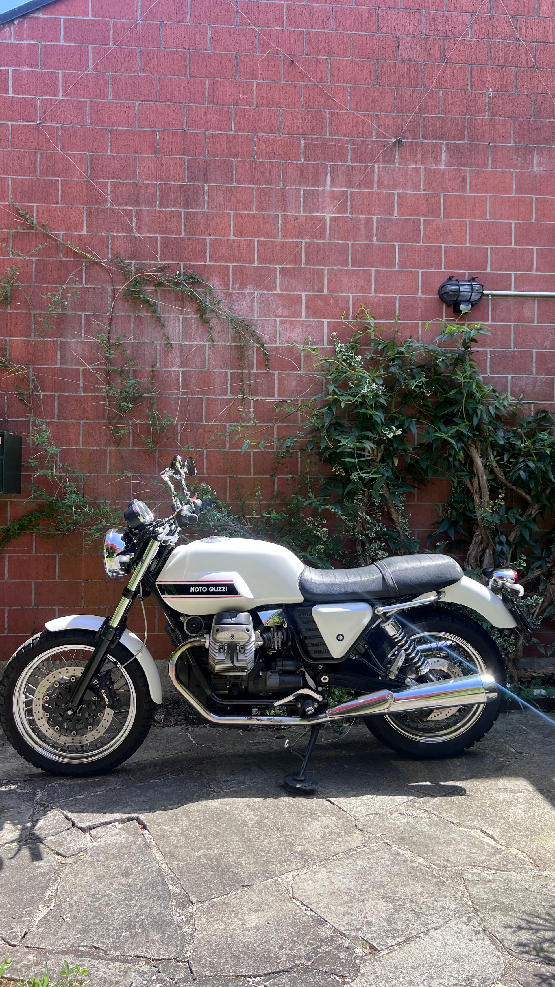 MOTO GUZZI V7 Classic-image-3