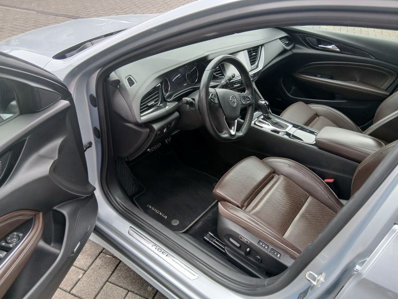 OPEL Insignia 2.0 T Grand Sport Excellence 4WD Automat.-image-4