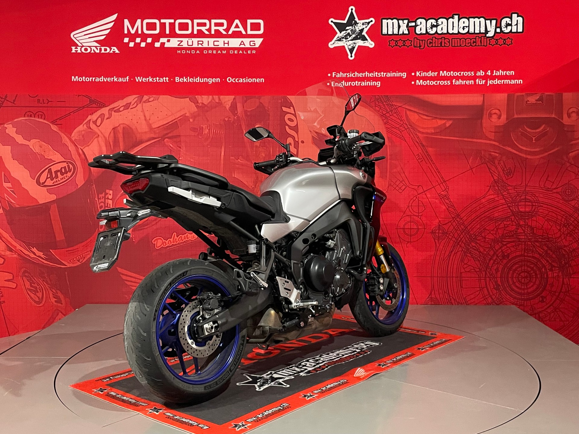 YAMAHA **Tracer 9 GT**Silber**-image-5