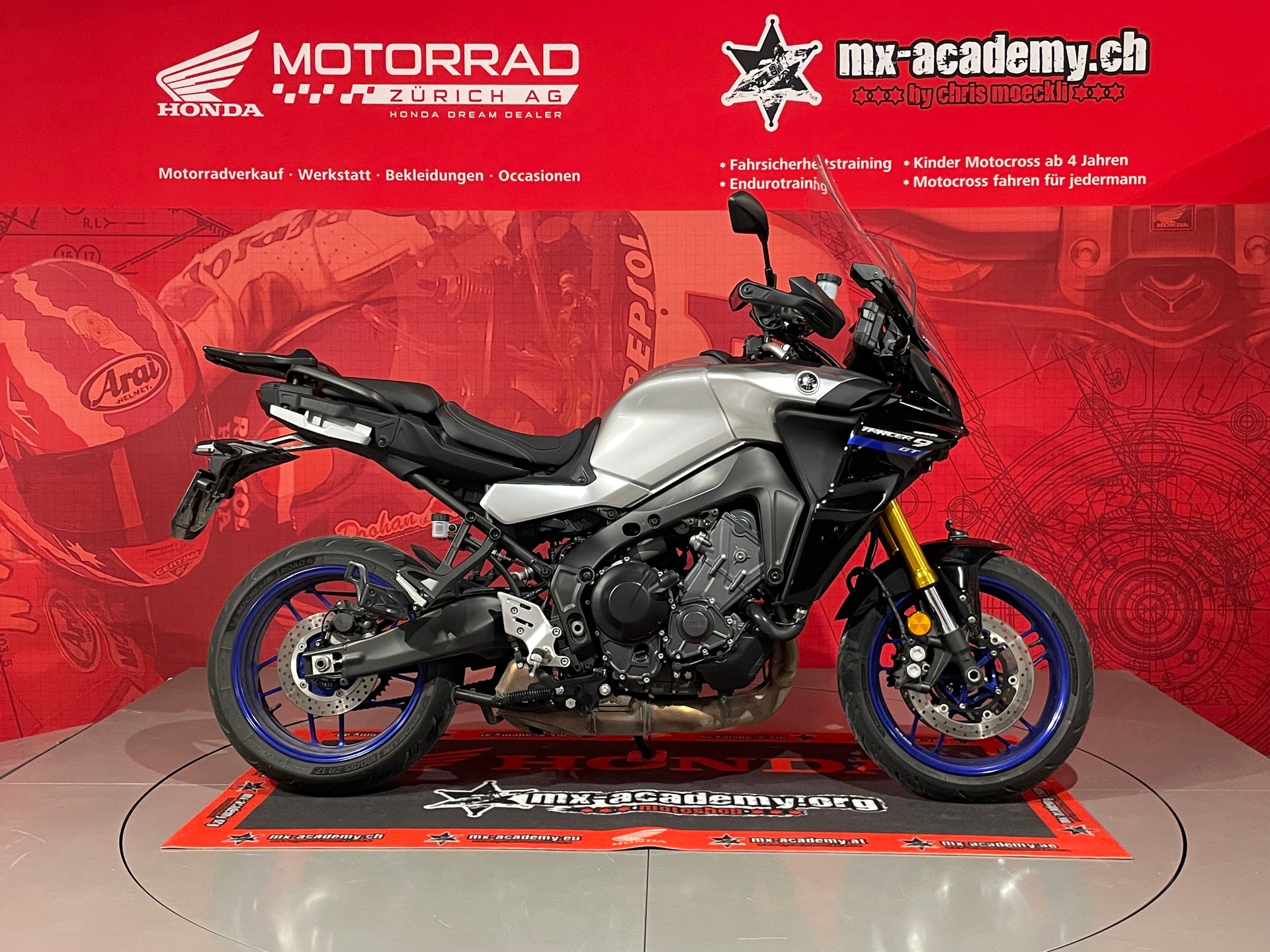 YAMAHA **Tracer 9 GT**Silber**-image-0