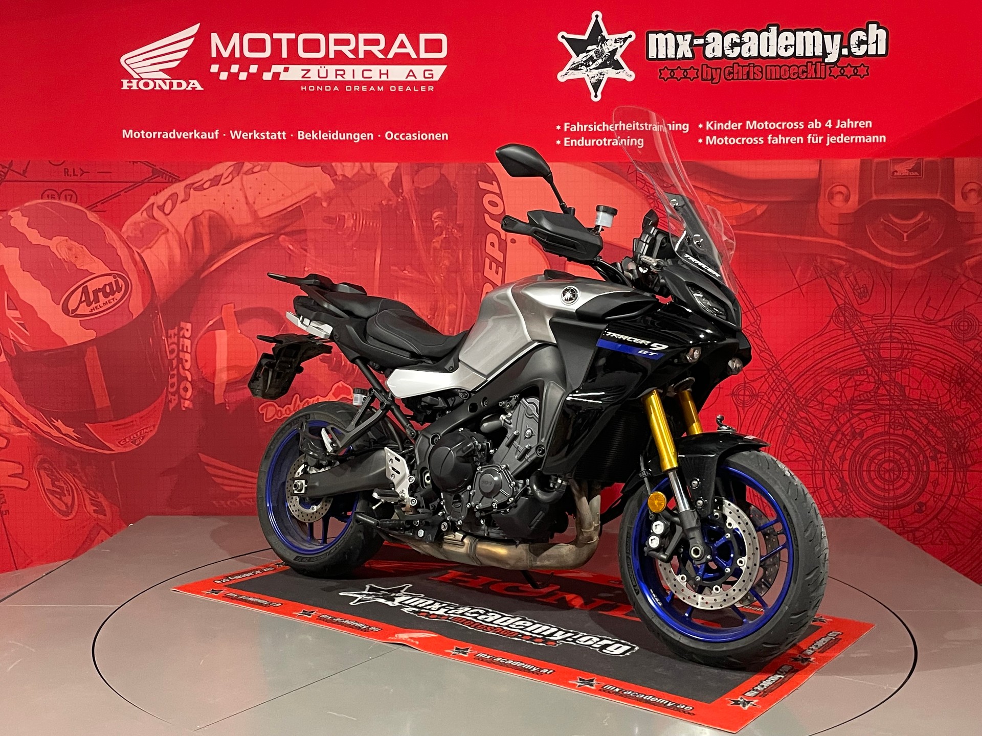 YAMAHA **Tracer 9 GT**Silber**-image-4