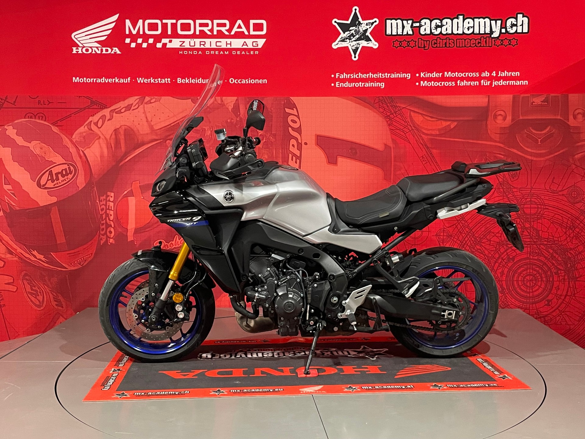 YAMAHA **Tracer 9 GT**Silber**-image-1