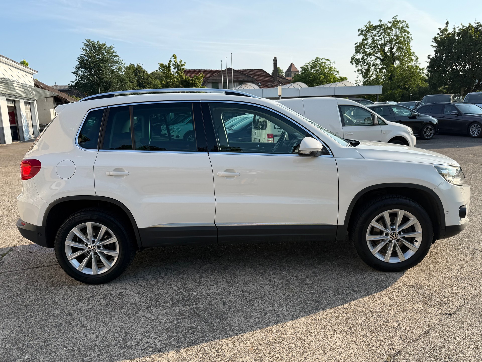VW Tiguan 2.0 TSI Sport&Style 4Motion-image-5