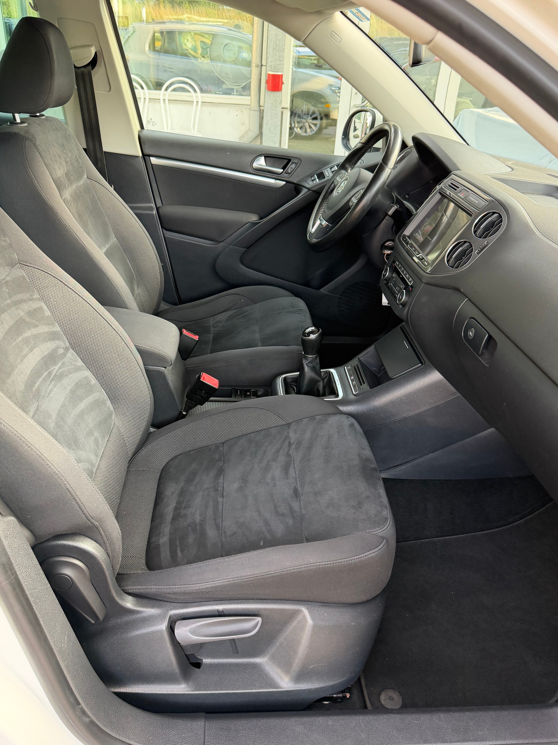 VW Tiguan 2.0 TSI Sport&Style 4Motion-image-13