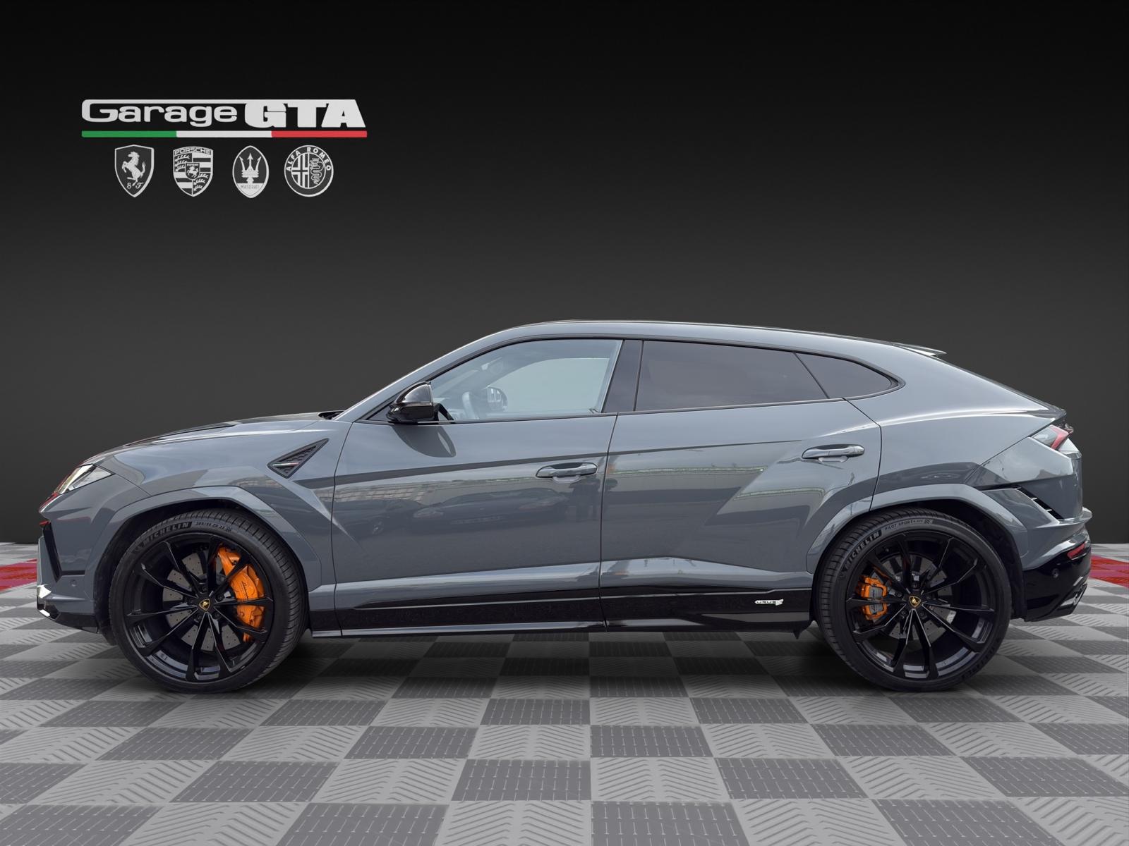 LAMBORGHINI Urus S-showroom-element-1