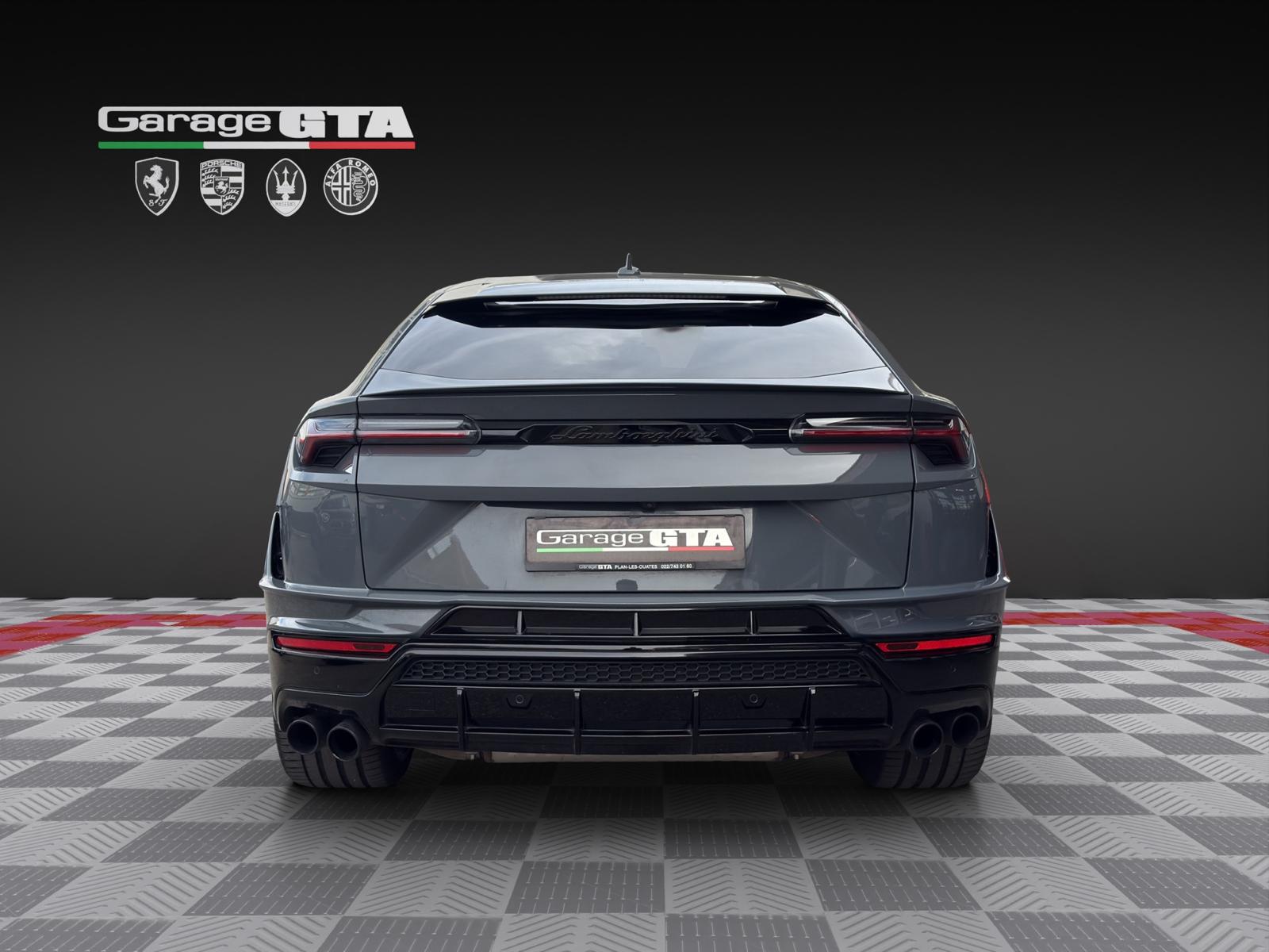 LAMBORGHINI Urus S-showroom-element-3
