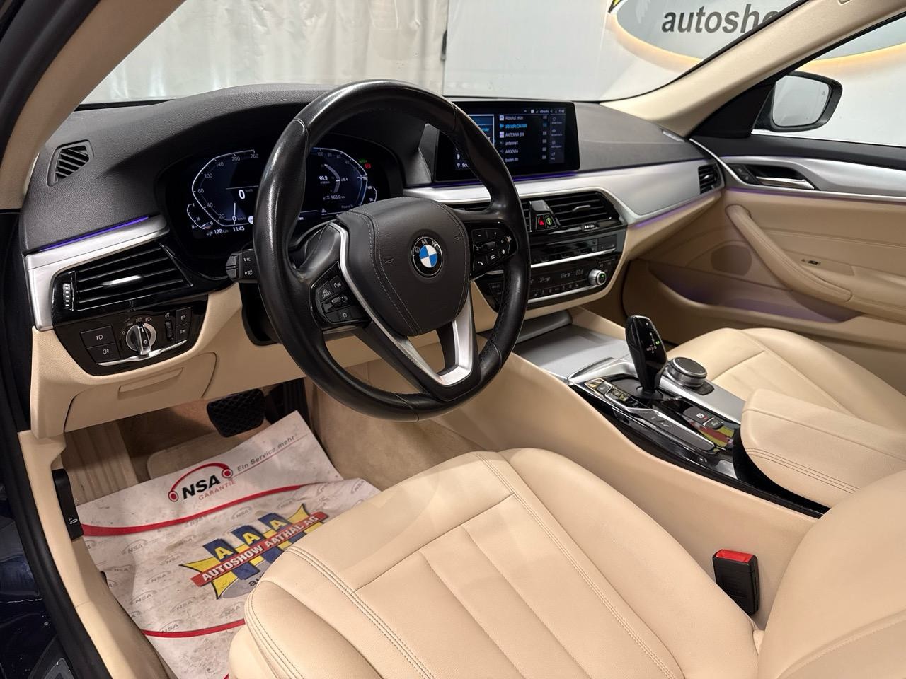BMW 530e xDrive Steptronic-showroom-element-2
