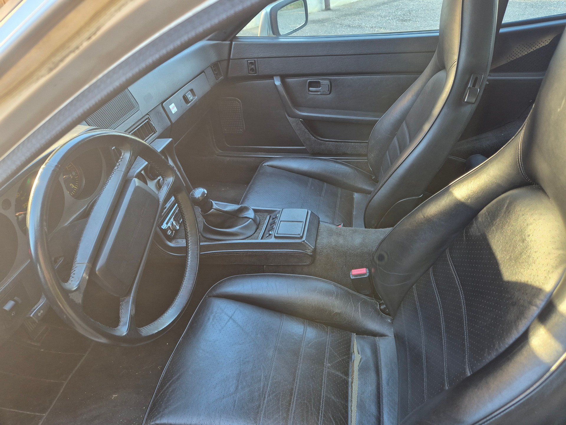 PORSCHE 944-image-12