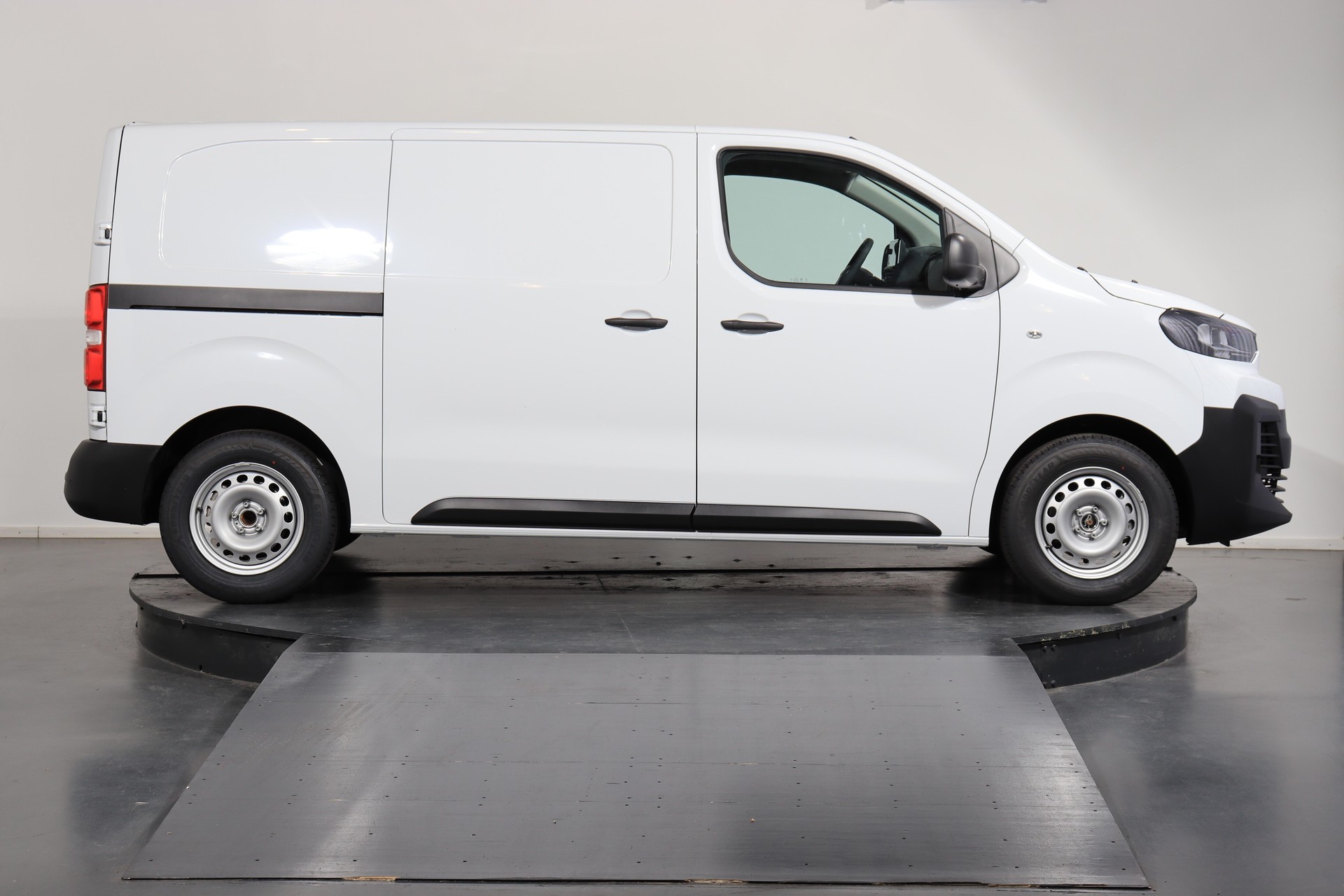CITROEN Jumpy Kaw. M 2.0 BlueHDi 145 S/S-showroom-element-1