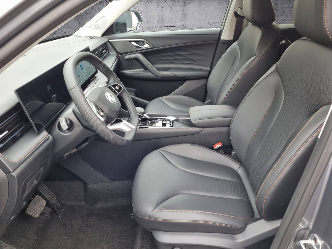 MG HS 1.5 Hybrid Luxury-image-4
