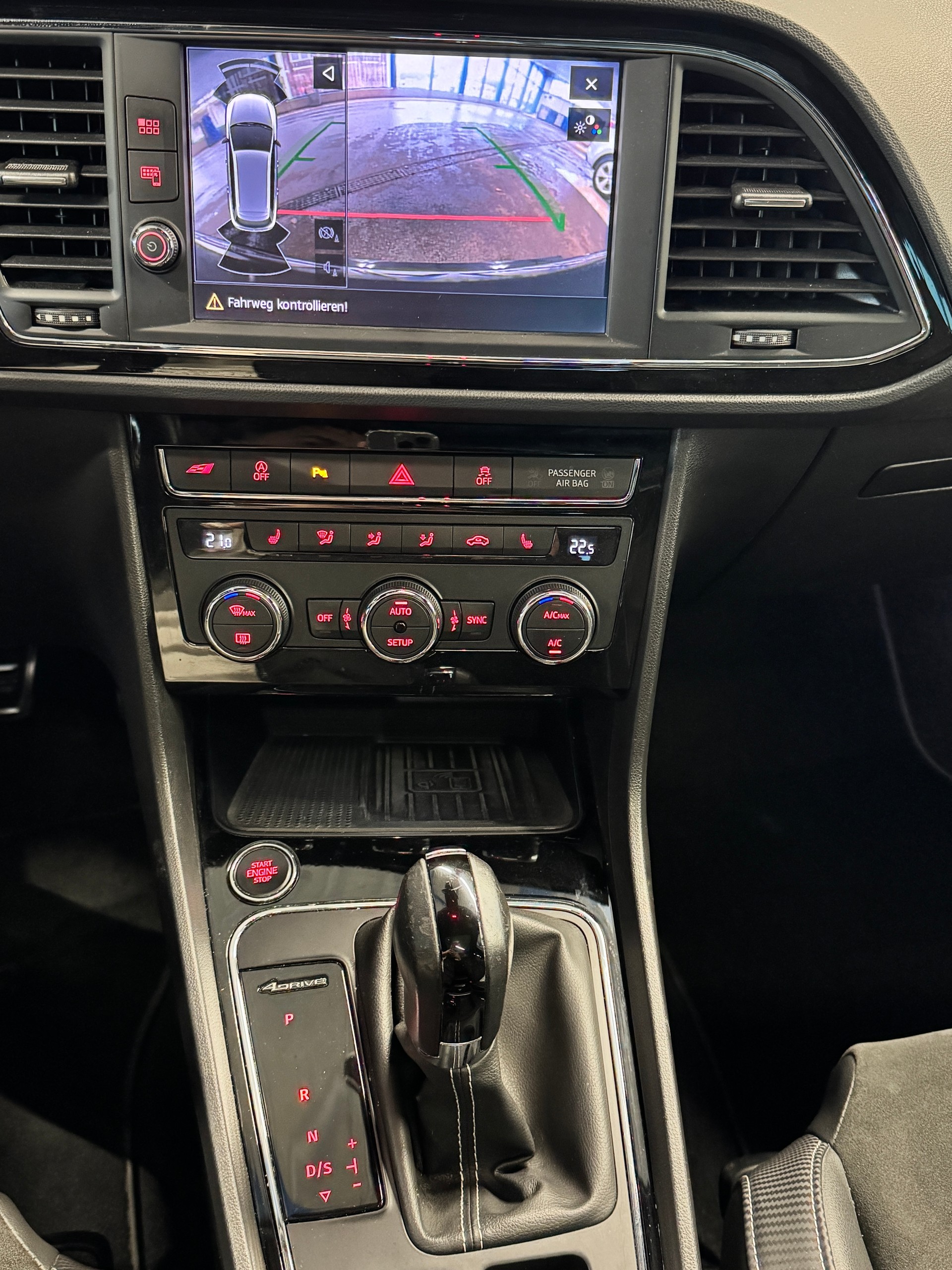 SEAT Leon ST 2.0 TSI Cupra 300 4 Drive DSG-image-8