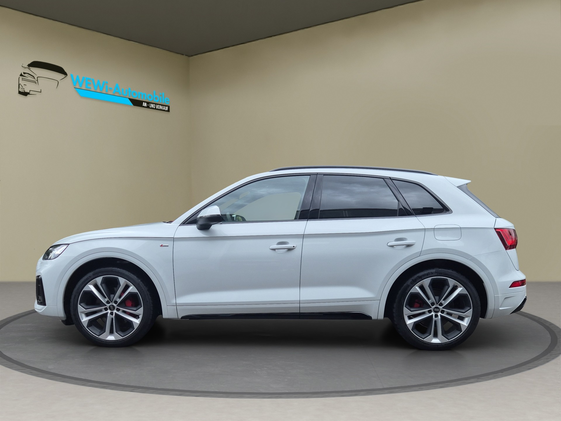 AUDI Q5 55 TFSI e PHEV S line quattro S-tronic-image-5