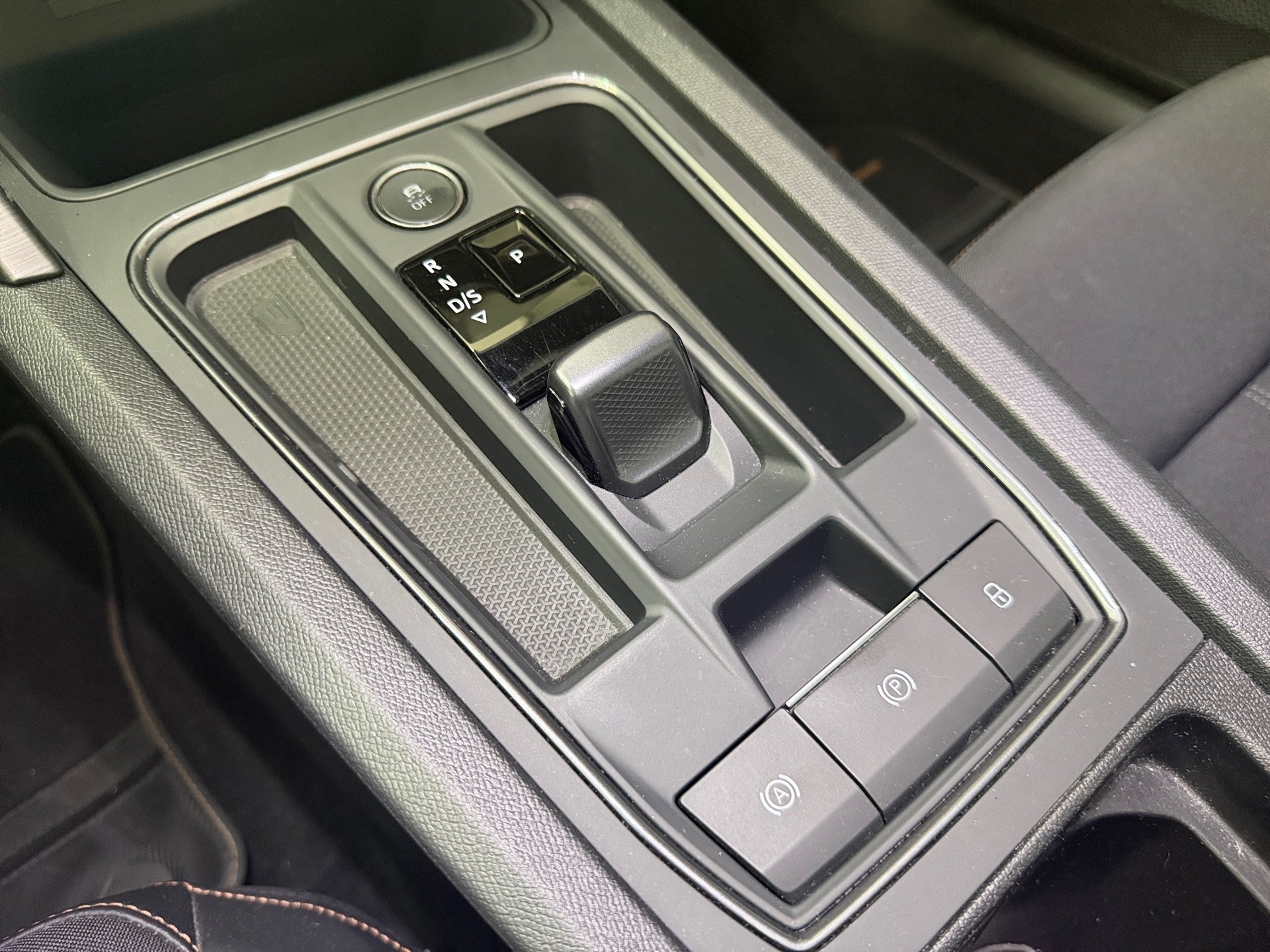 CUPRA LEON 1.4 e-HYBRID pHEV DSG-image-16